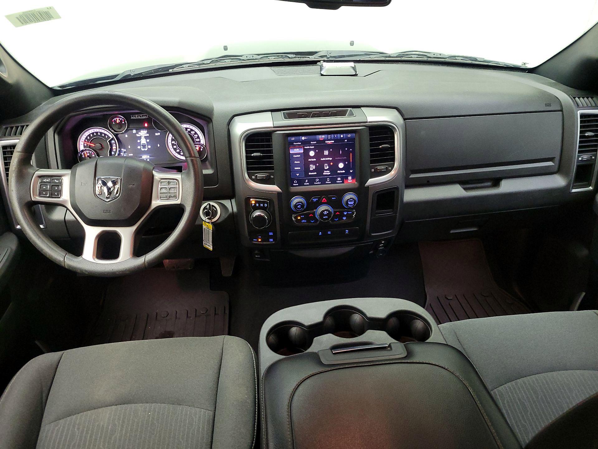 Thumbnail: 2022 RAM 1500 Classic - 9