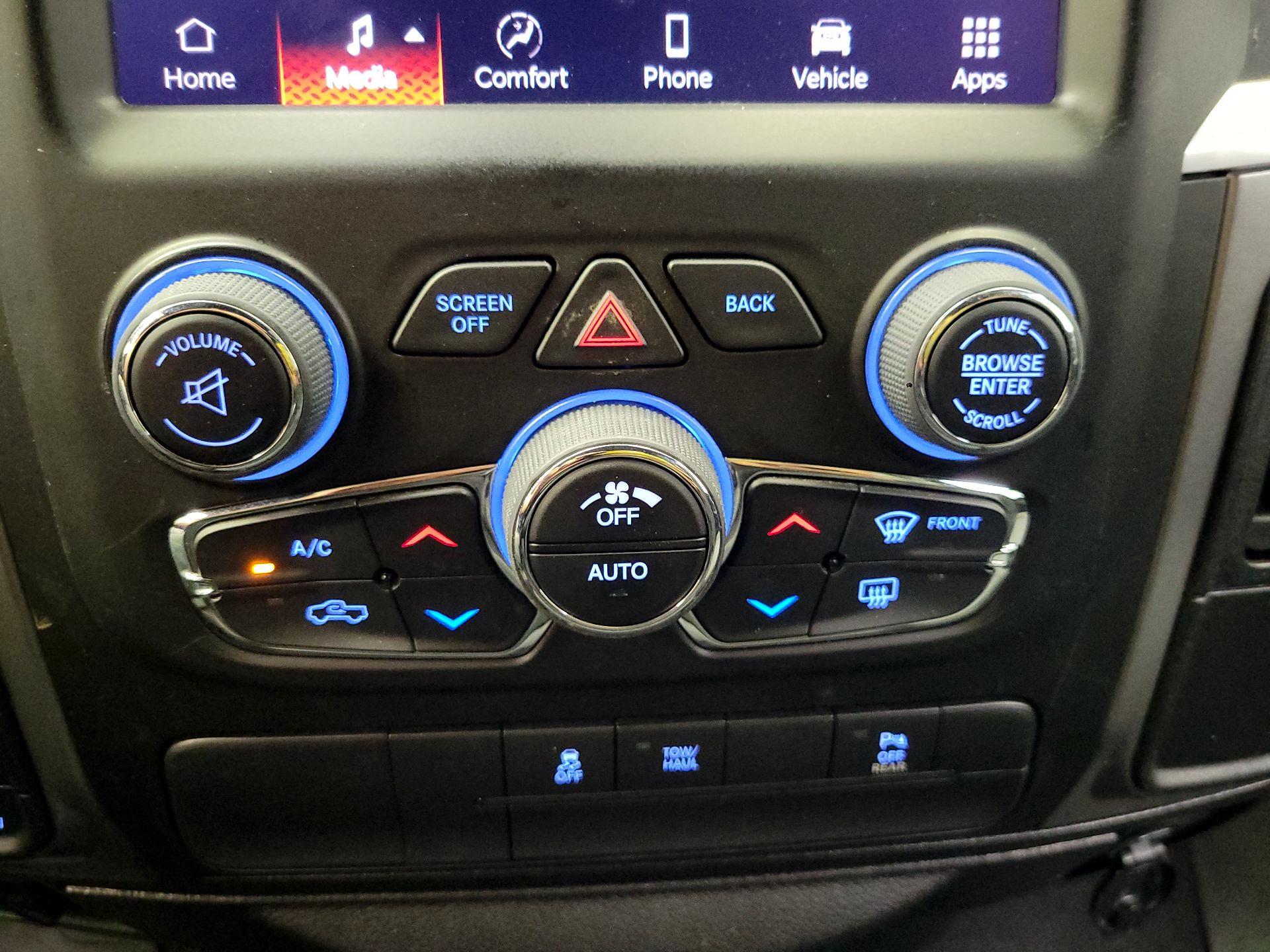 Thumbnail: 2022 RAM 1500 Classic - 16
