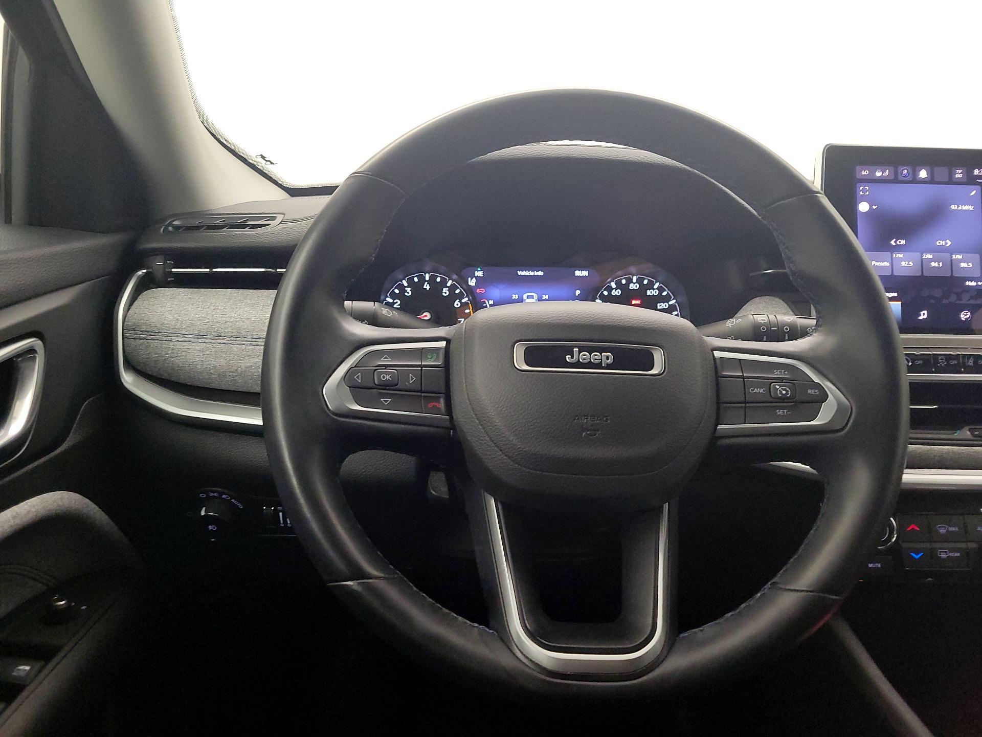 Thumbnail: 2022 Jeep Compass - 10