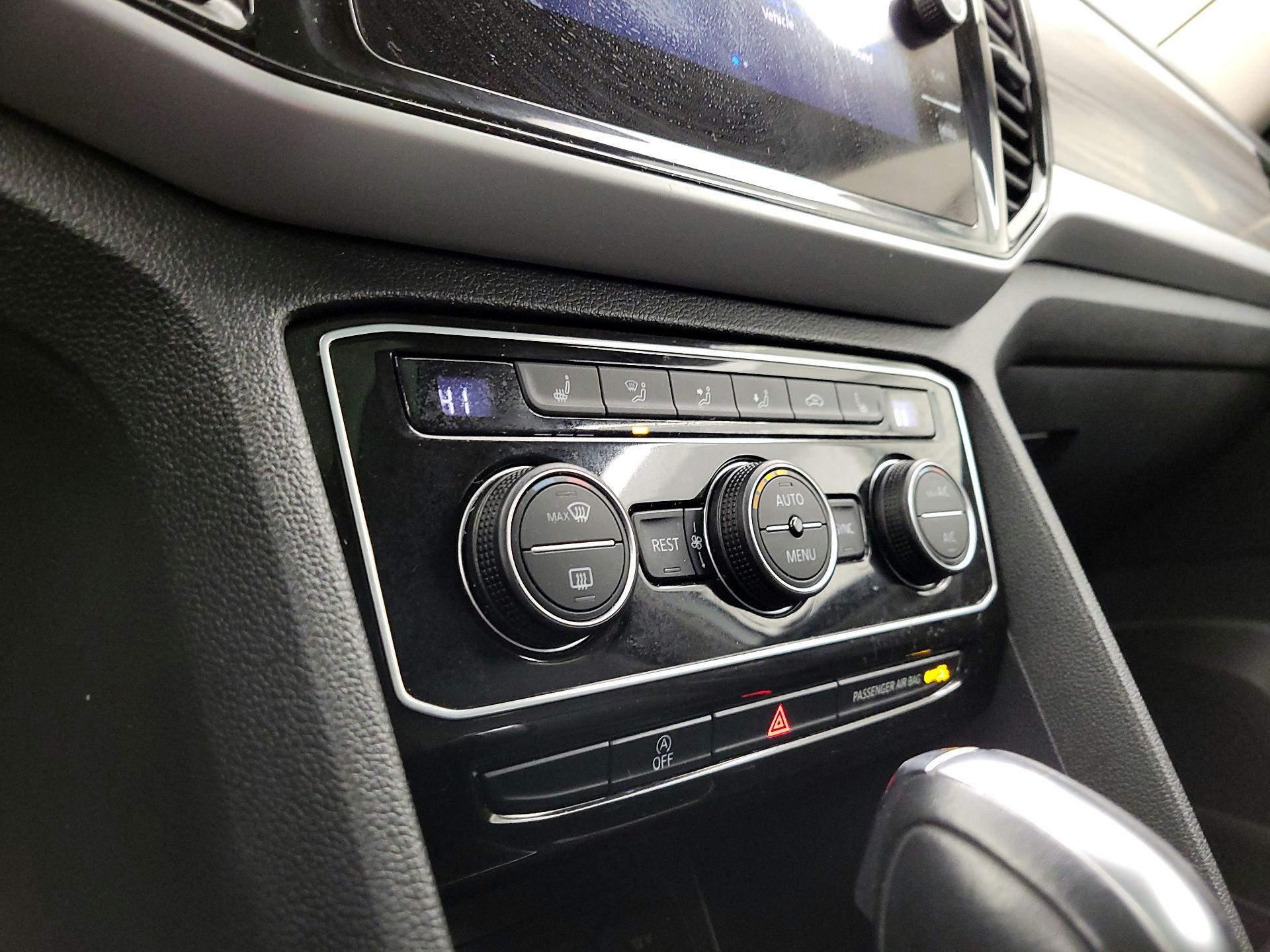 Thumbnail: 2023 Volkswagen Atlas - 17