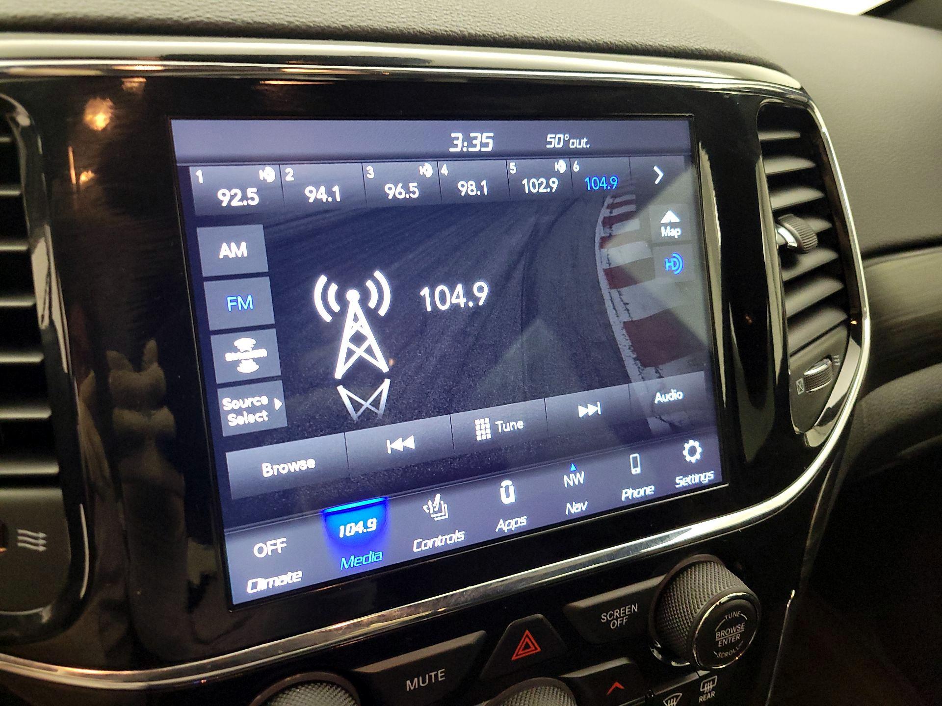 Thumbnail: 2022 Jeep Grand Cherokee - 15