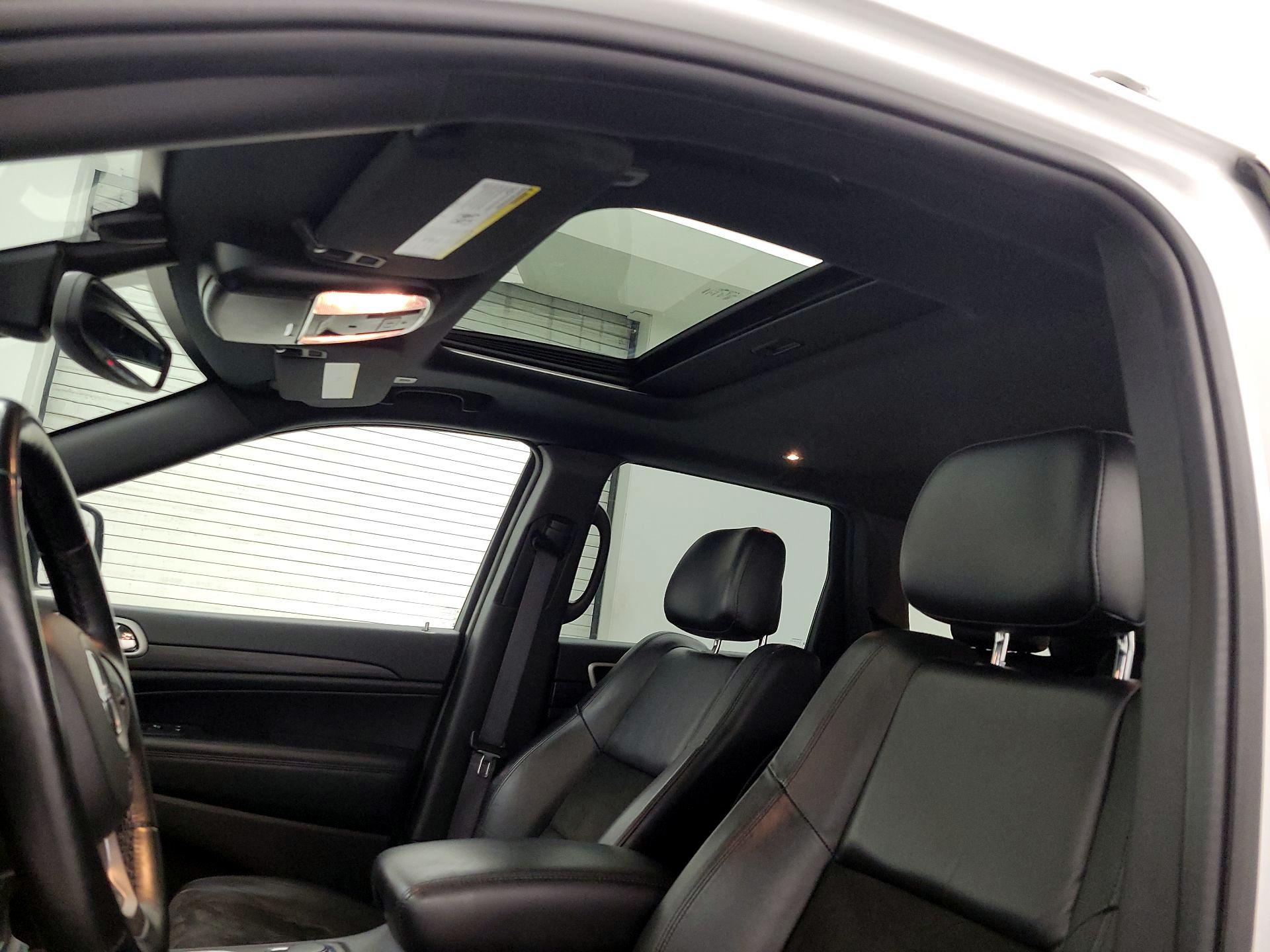 Thumbnail: 2022 Jeep Grand Cherokee - 19