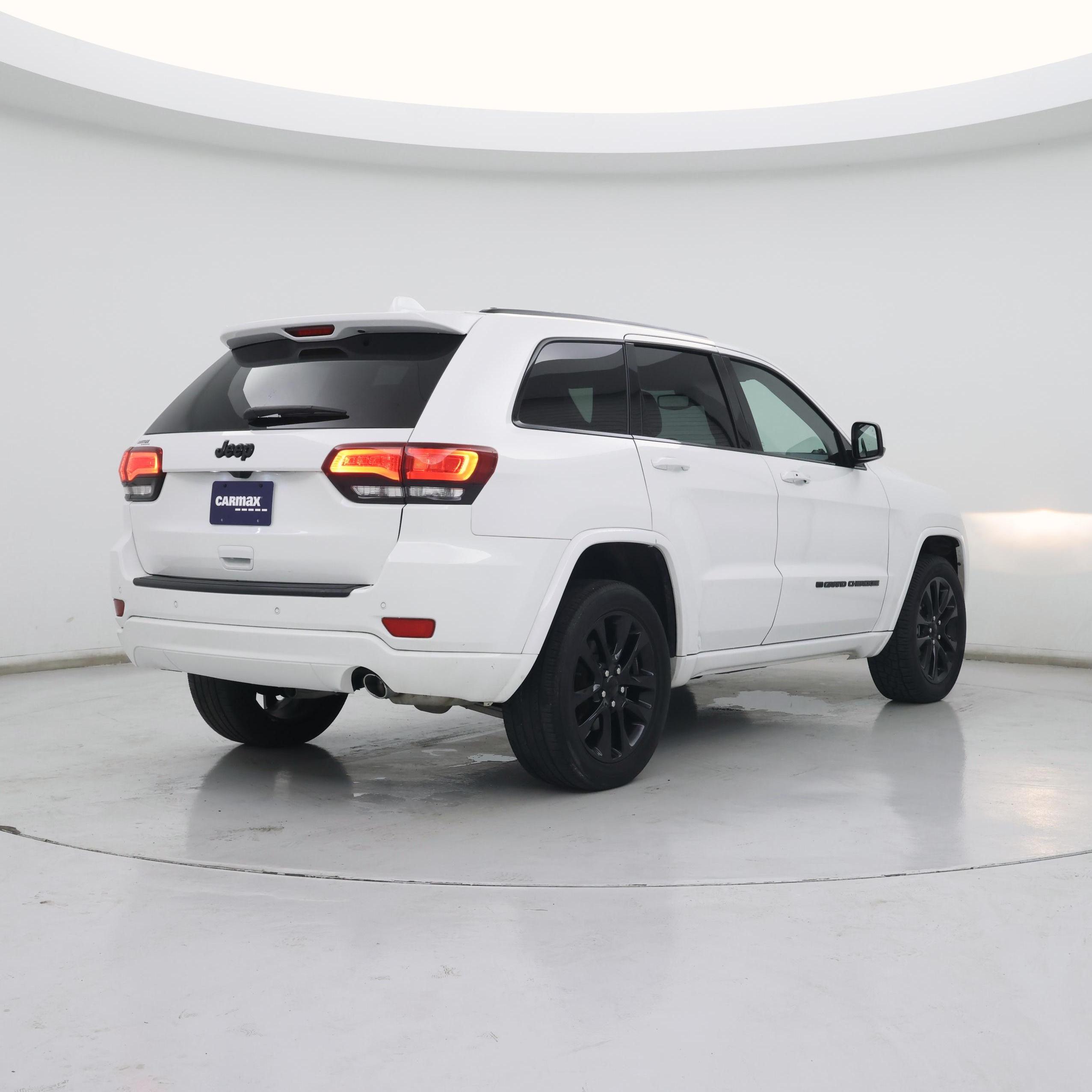 Thumbnail: 2022 Jeep Grand Cherokee - 8