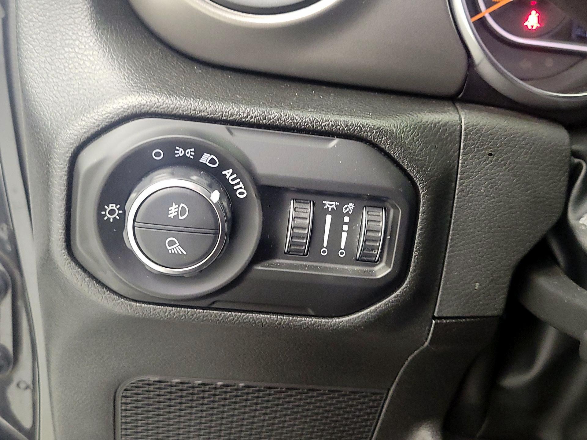 Thumbnail: 2022 Jeep Gladiator - 11