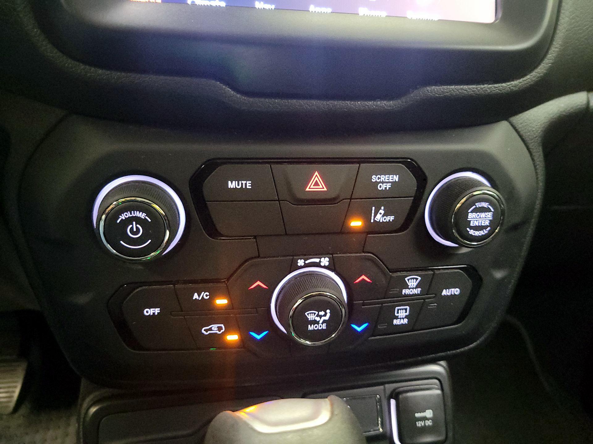 Thumbnail: 2022 Jeep Renegade - 15