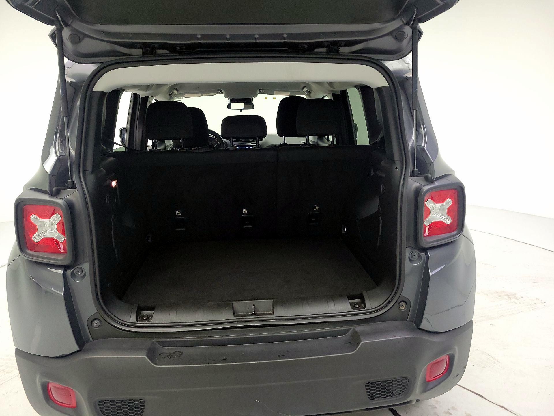 Thumbnail: 2022 Jeep Renegade - 20
