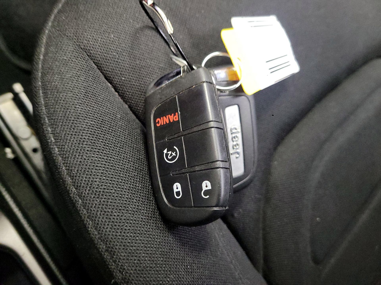 2022 Jeep Renegade Latitude - Photo 23