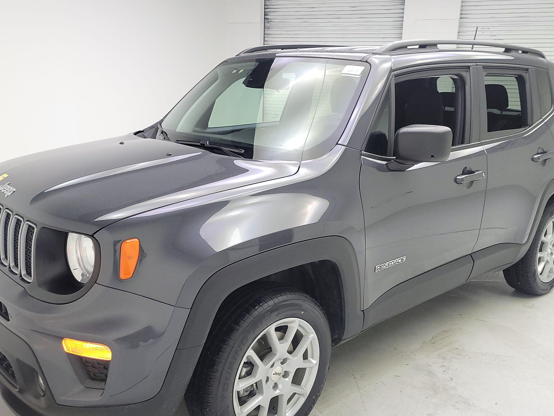Thumbnail: 2022 Jeep Renegade - 3
