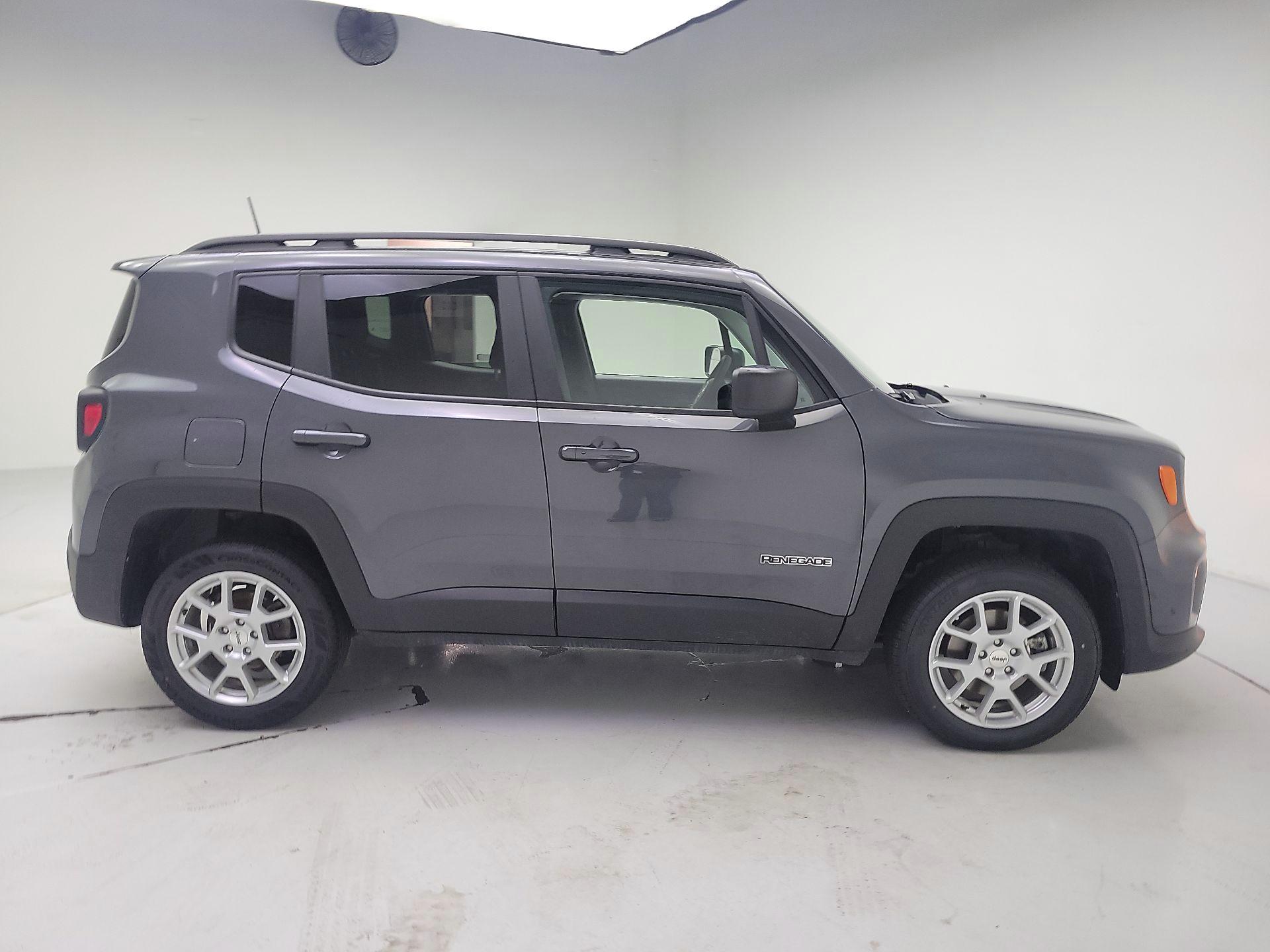Thumbnail: 2022 Jeep Renegade - 4