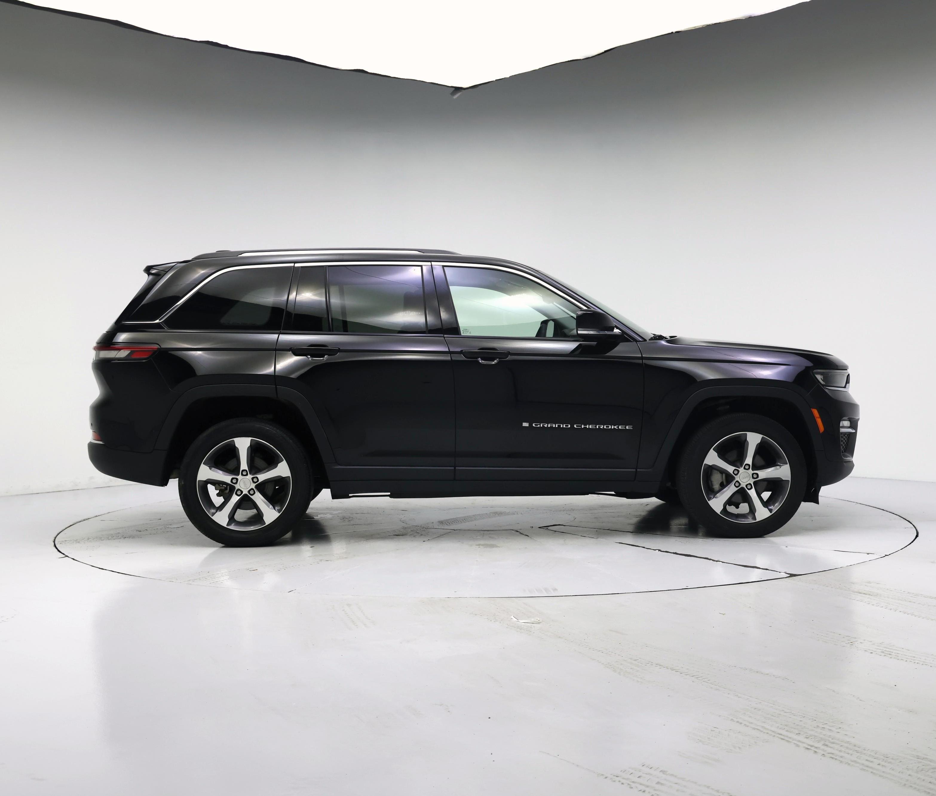 Thumbnail: 2023 Jeep Grand Cherokee - 7