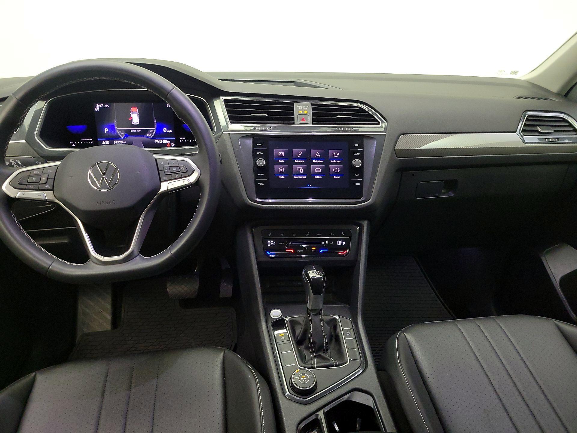 Thumbnail: 2022 Volkswagen Tiguan - 9