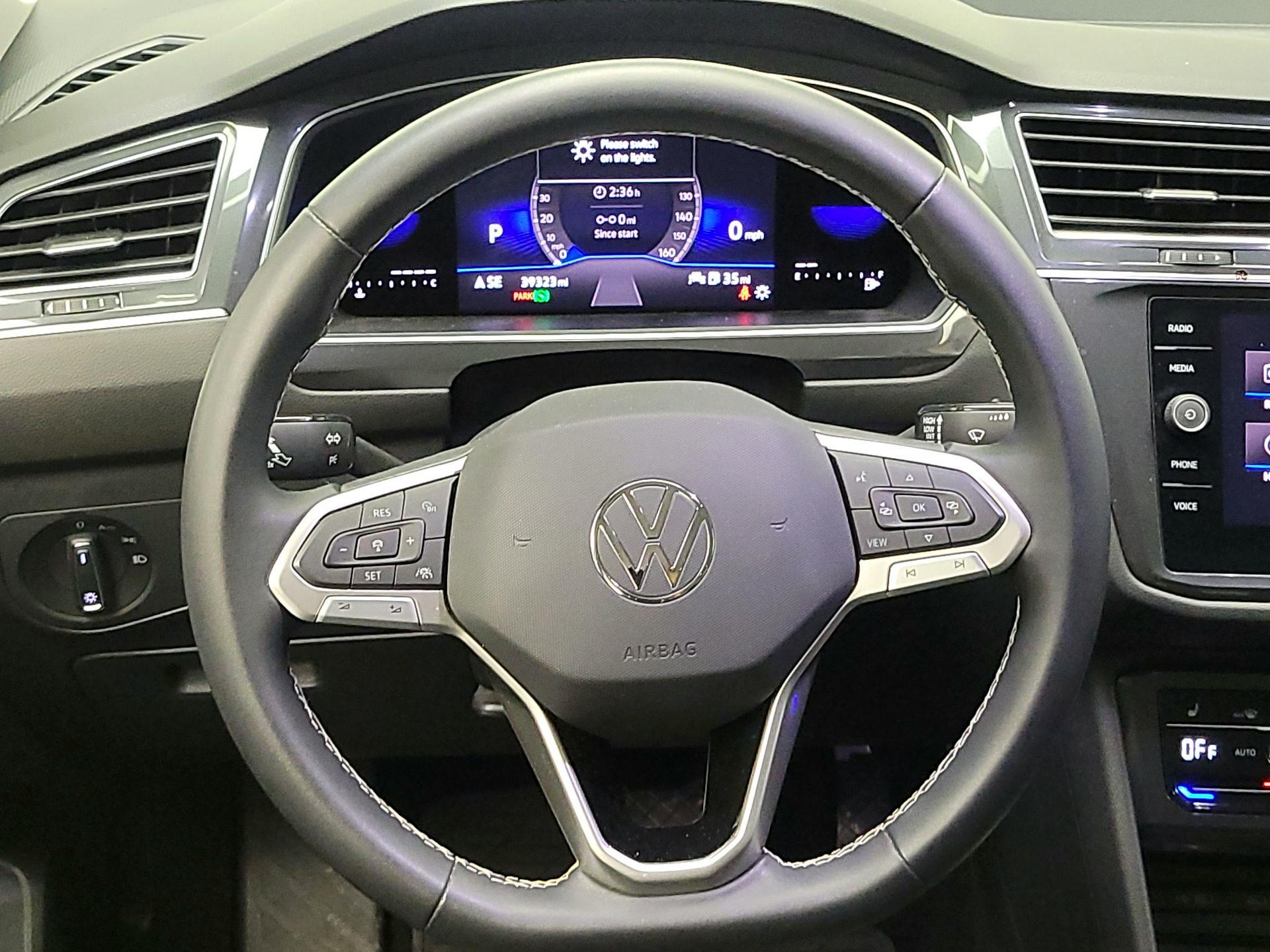 Thumbnail: 2022 Volkswagen Tiguan - 10