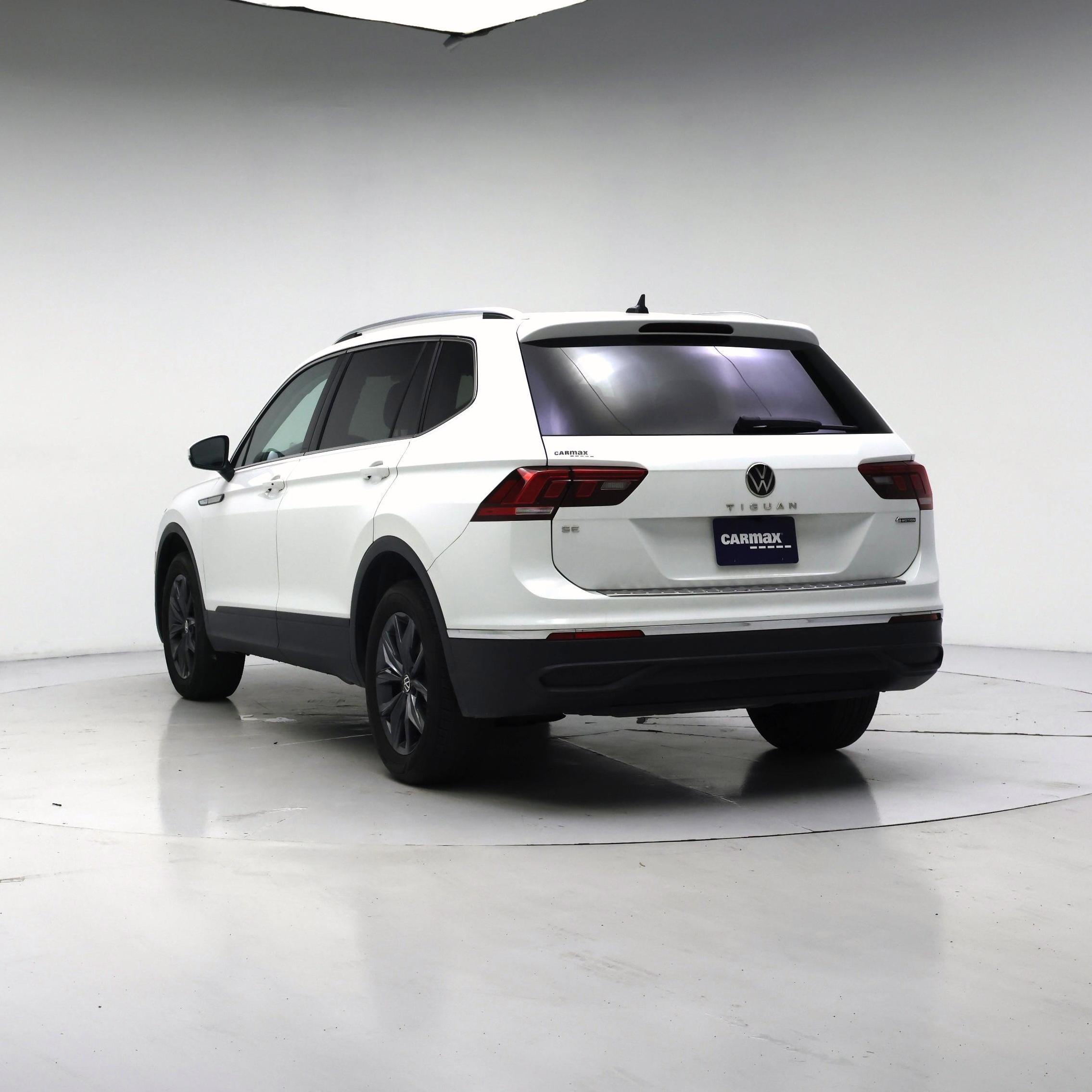 Thumbnail: 2022 Volkswagen Tiguan - 2