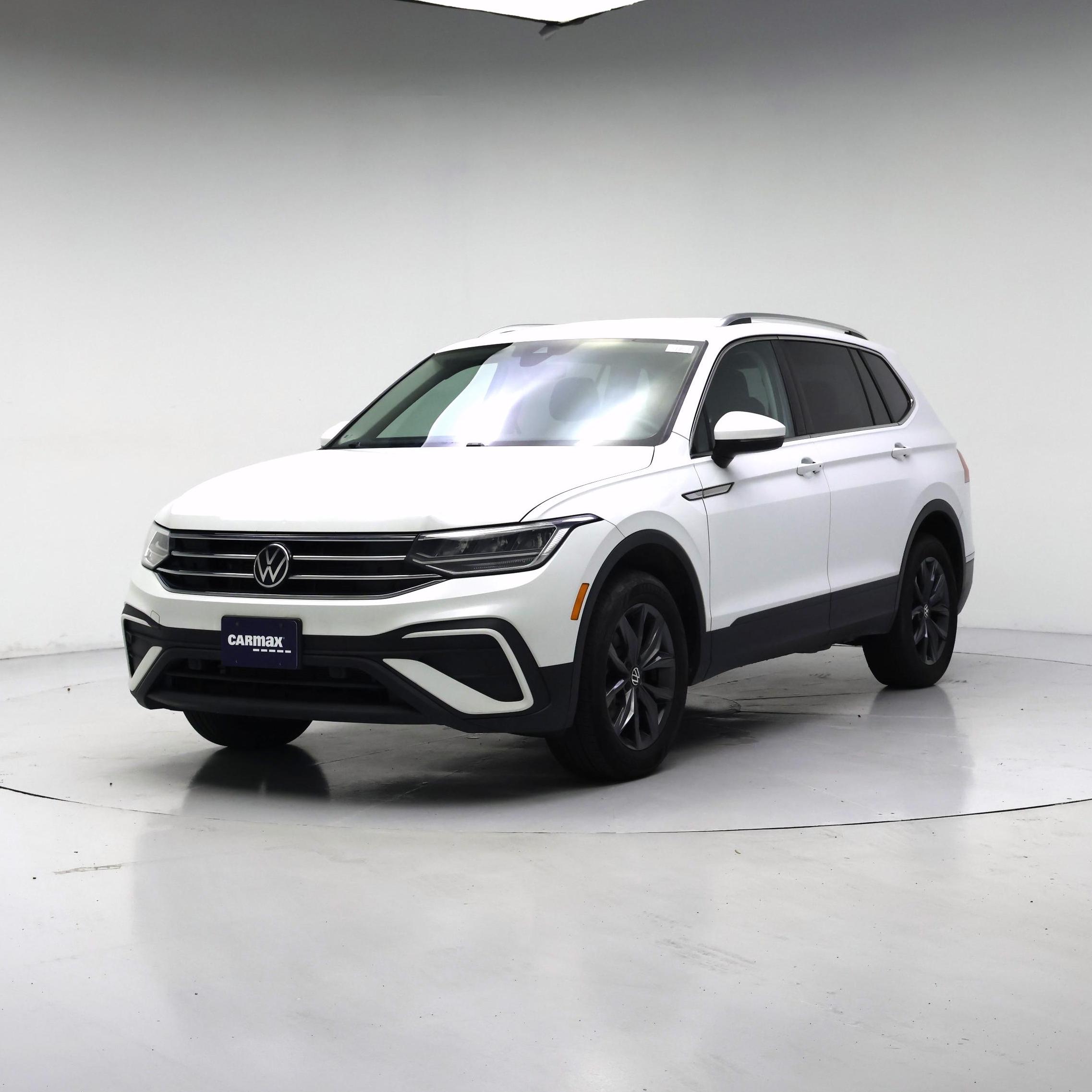 Thumbnail: 2022 Volkswagen Tiguan - 4