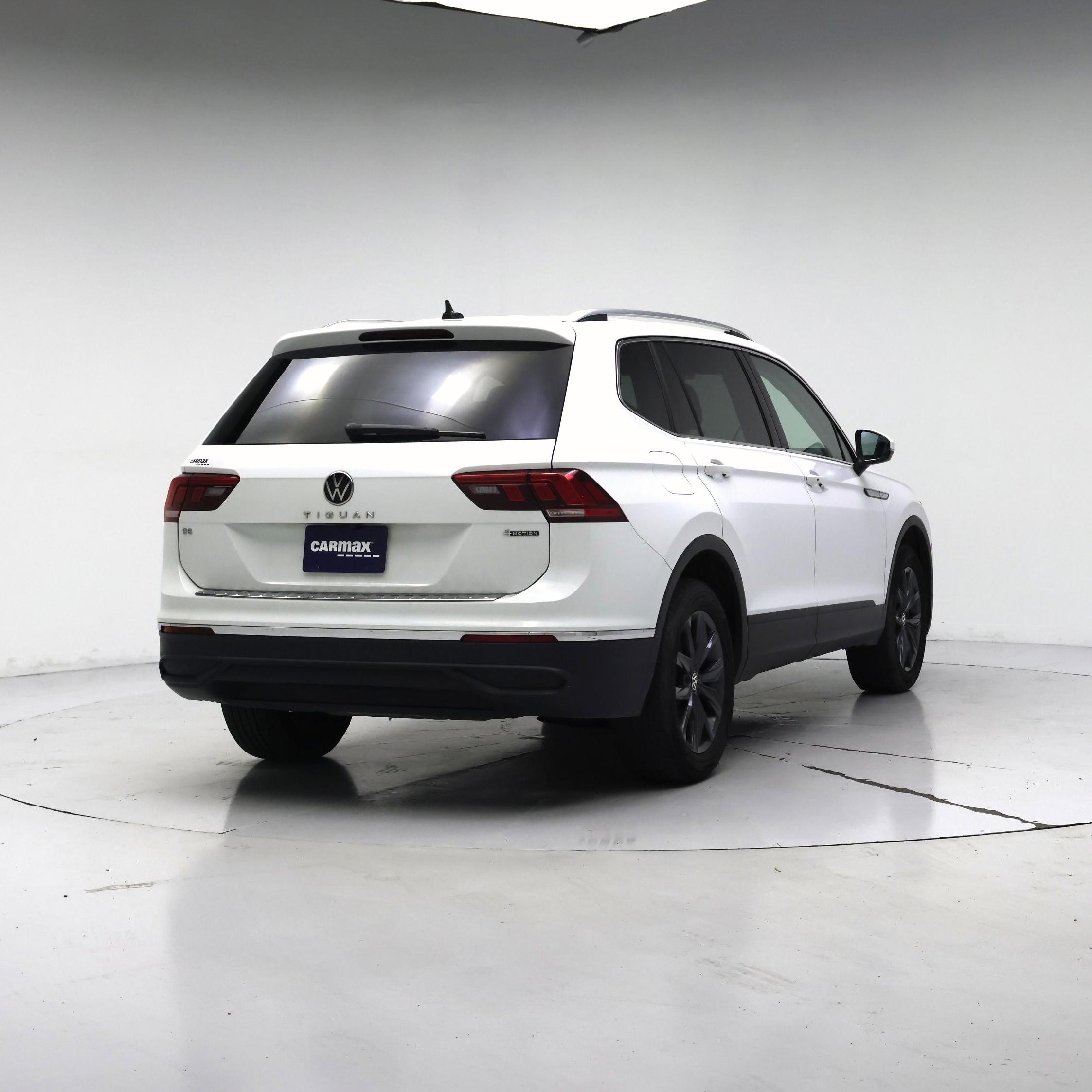 Thumbnail: 2022 Volkswagen Tiguan - 8