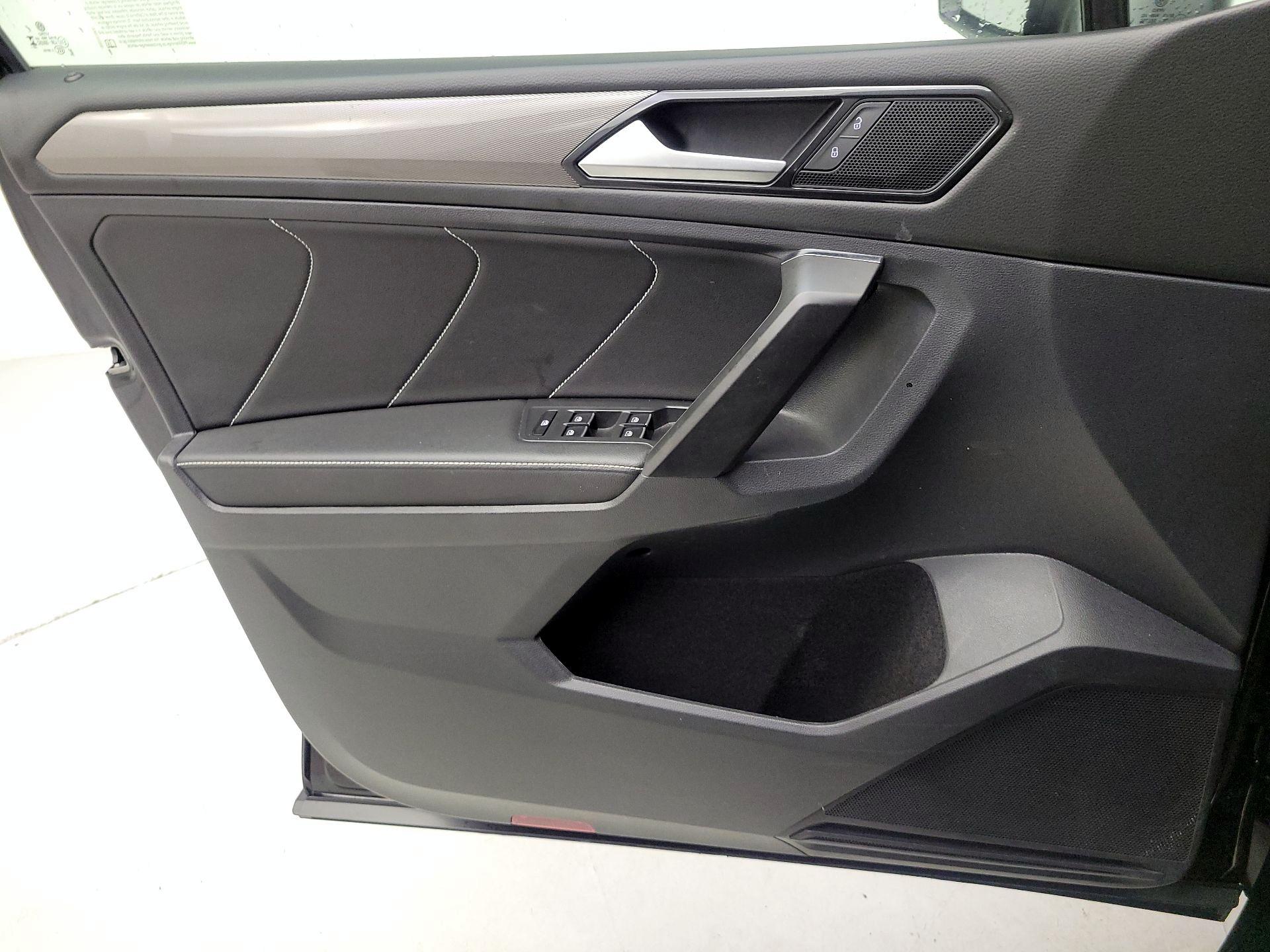 Thumbnail: 2023 Volkswagen Tiguan - 12