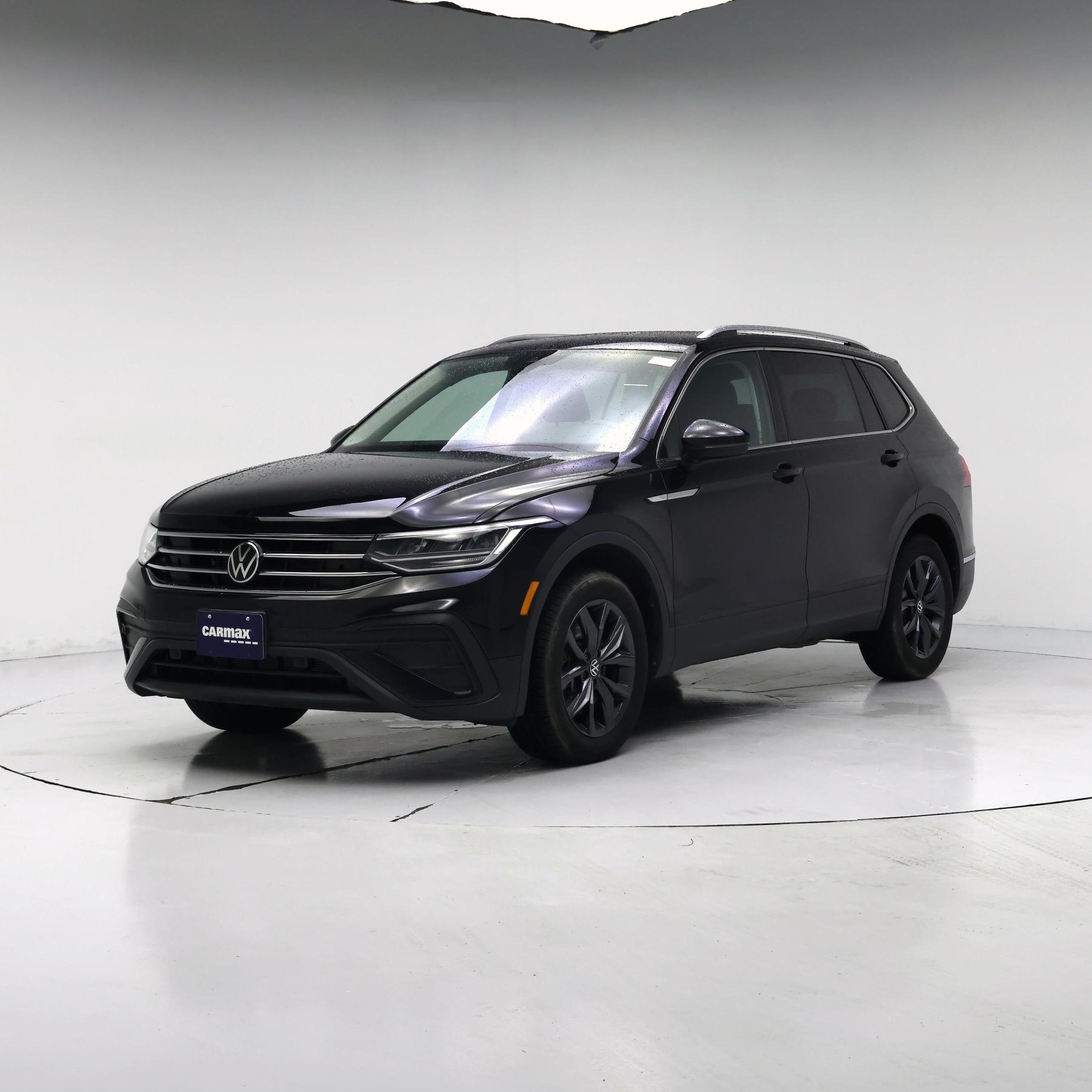 Thumbnail: 2023 Volkswagen Tiguan - 4