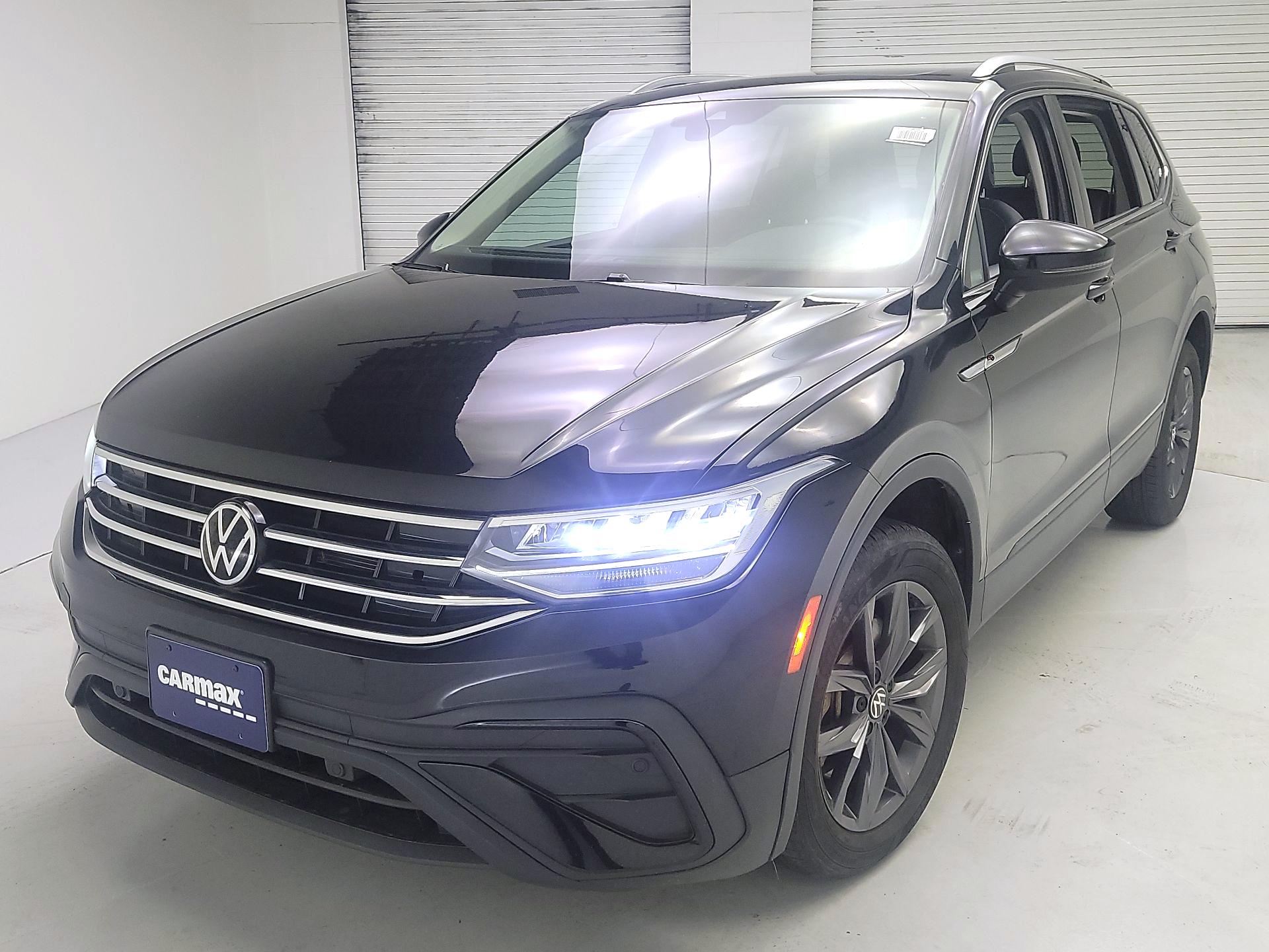 Thumbnail: 2022 Volkswagen Tiguan - 3