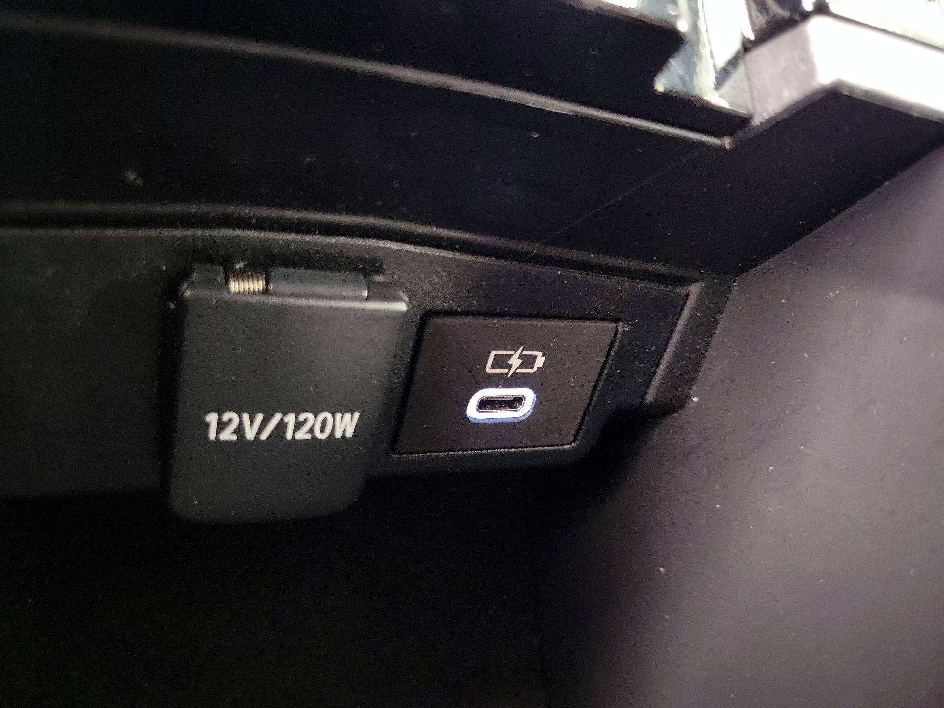 Thumbnail: 2023 Toyota Corolla - 18