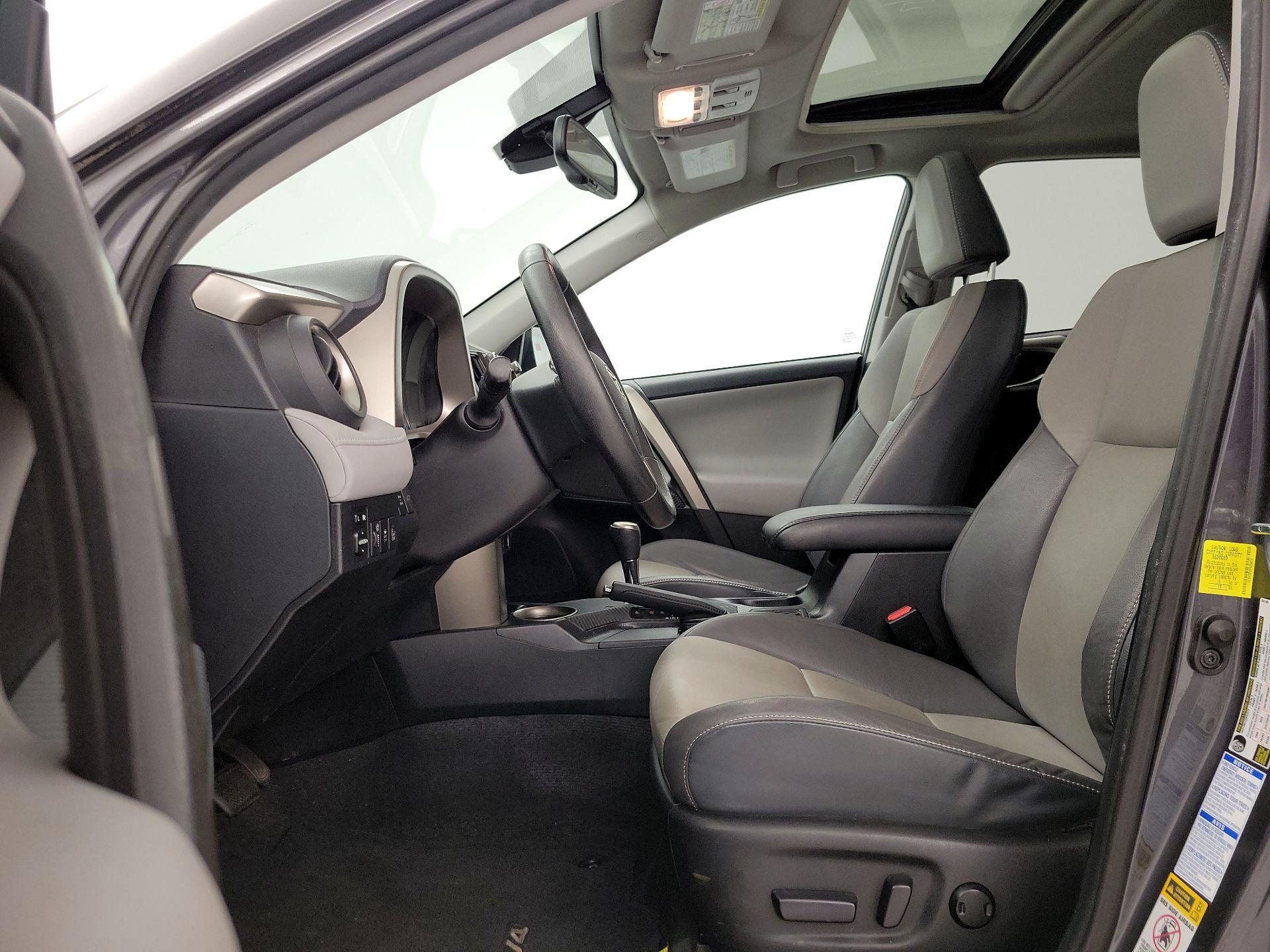 Thumbnail: 2015 Toyota RAV4 - 11