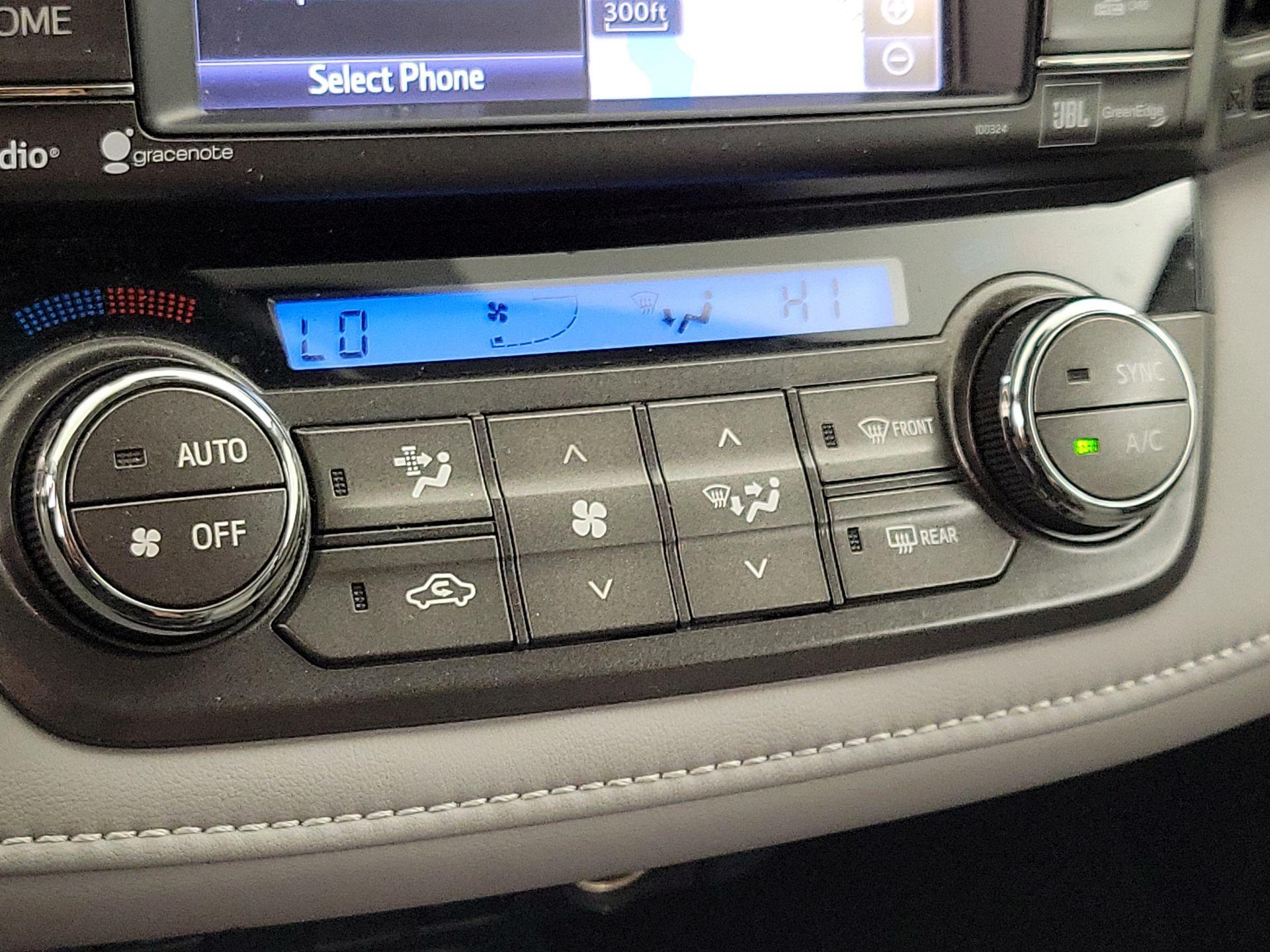 Thumbnail: 2015 Toyota RAV4 - 17