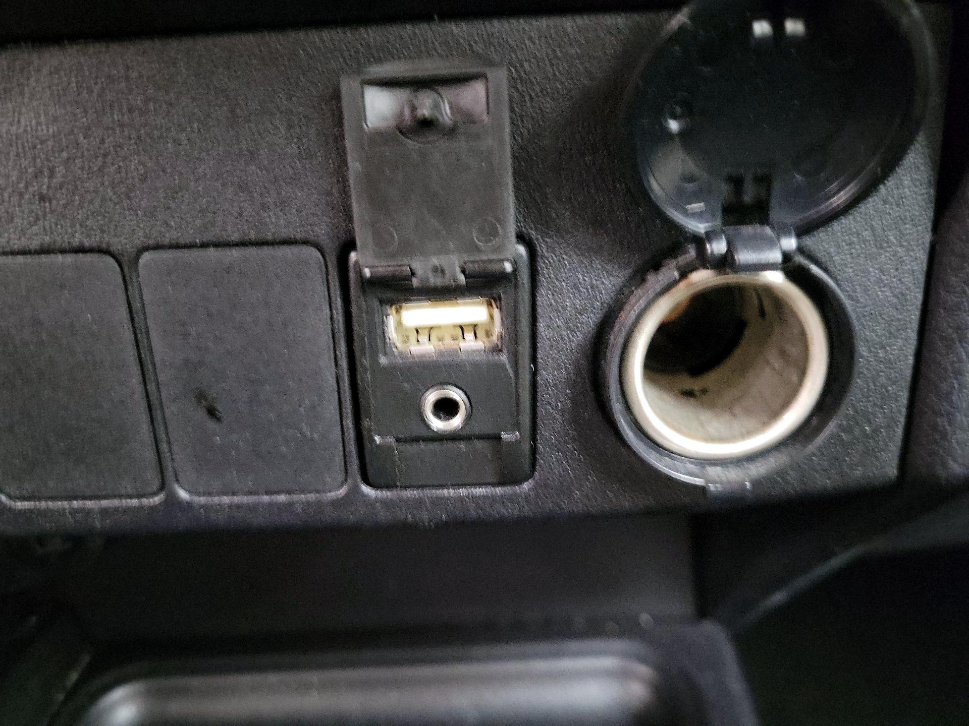 Thumbnail: 2015 Toyota RAV4 - 19