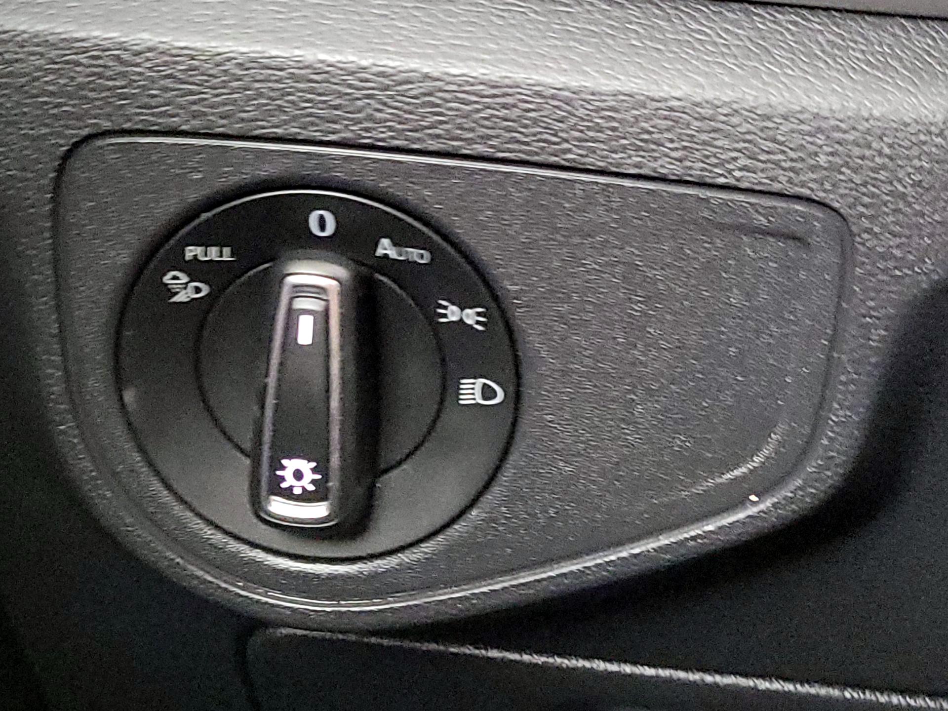 Thumbnail: 2021 Volkswagen Atlas - 13