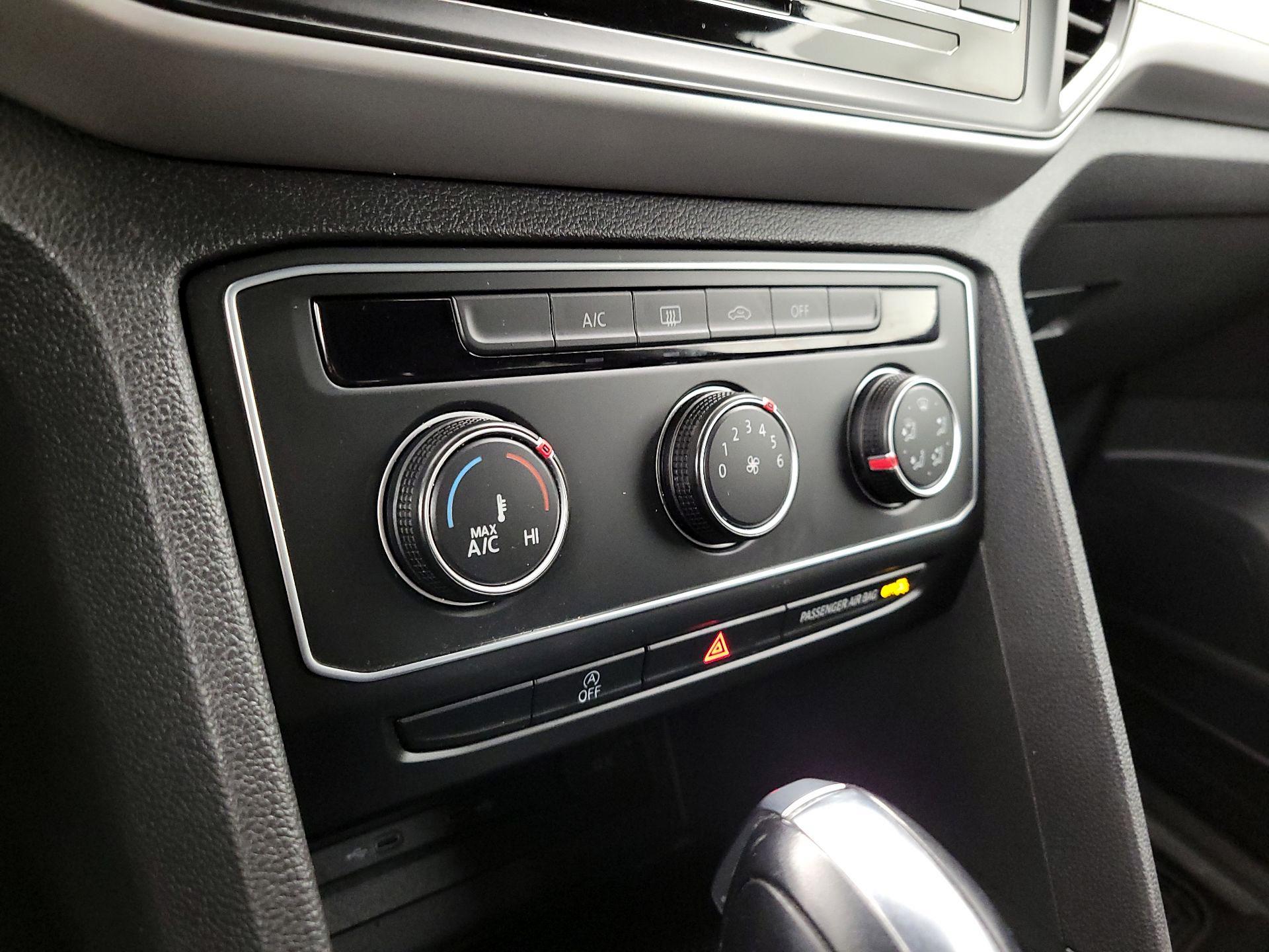 Thumbnail: 2021 Volkswagen Atlas - 16