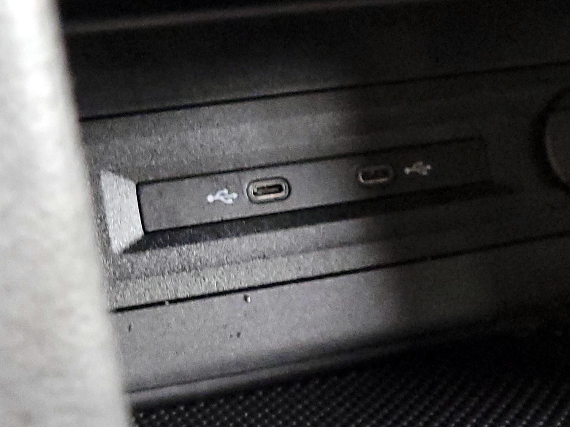 Thumbnail: 2021 Volkswagen Atlas - 18