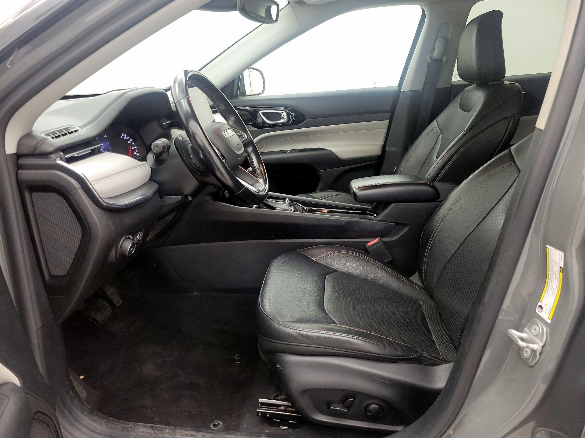 Thumbnail: 2022 Jeep Compass - 11