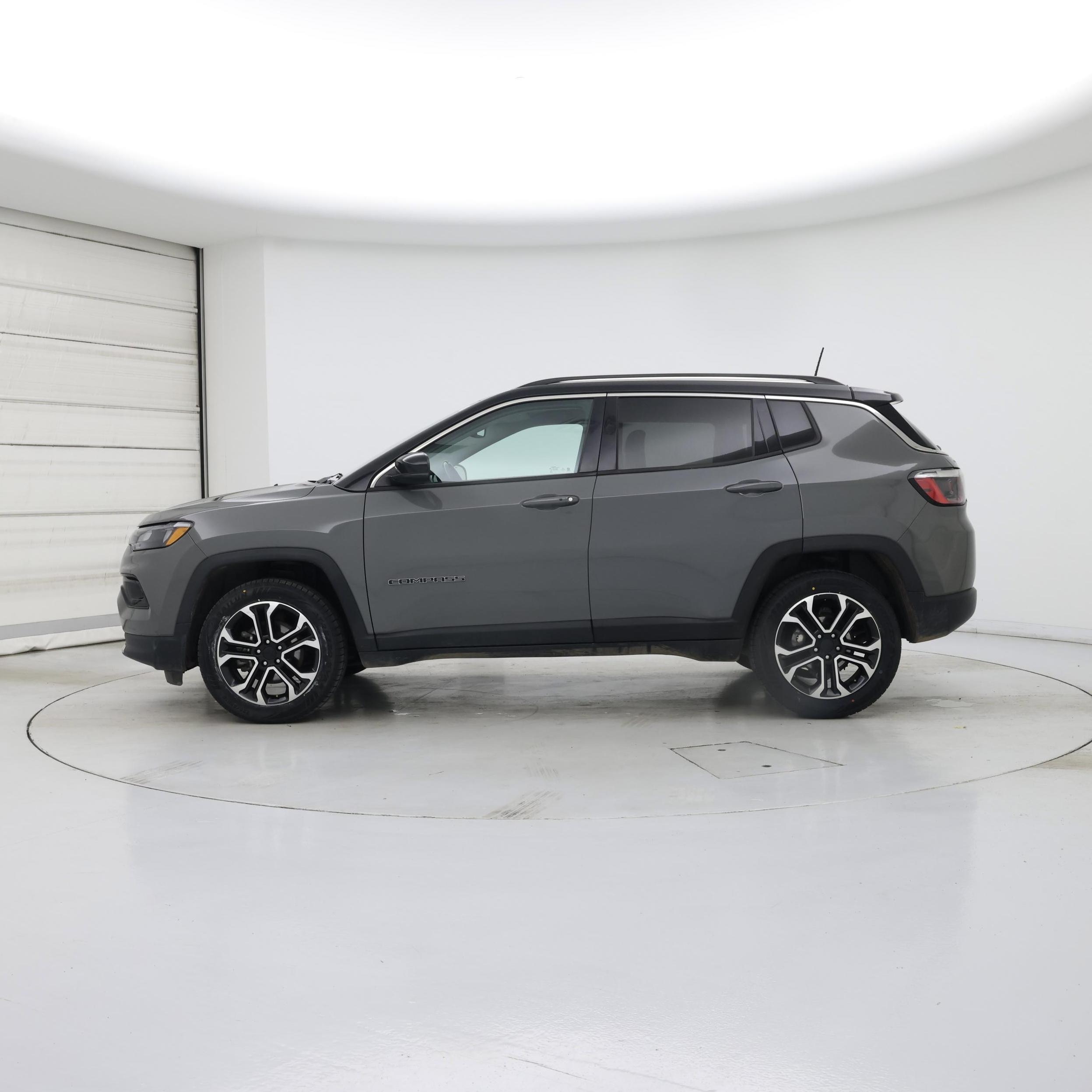 Thumbnail: 2022 Jeep Compass - 3