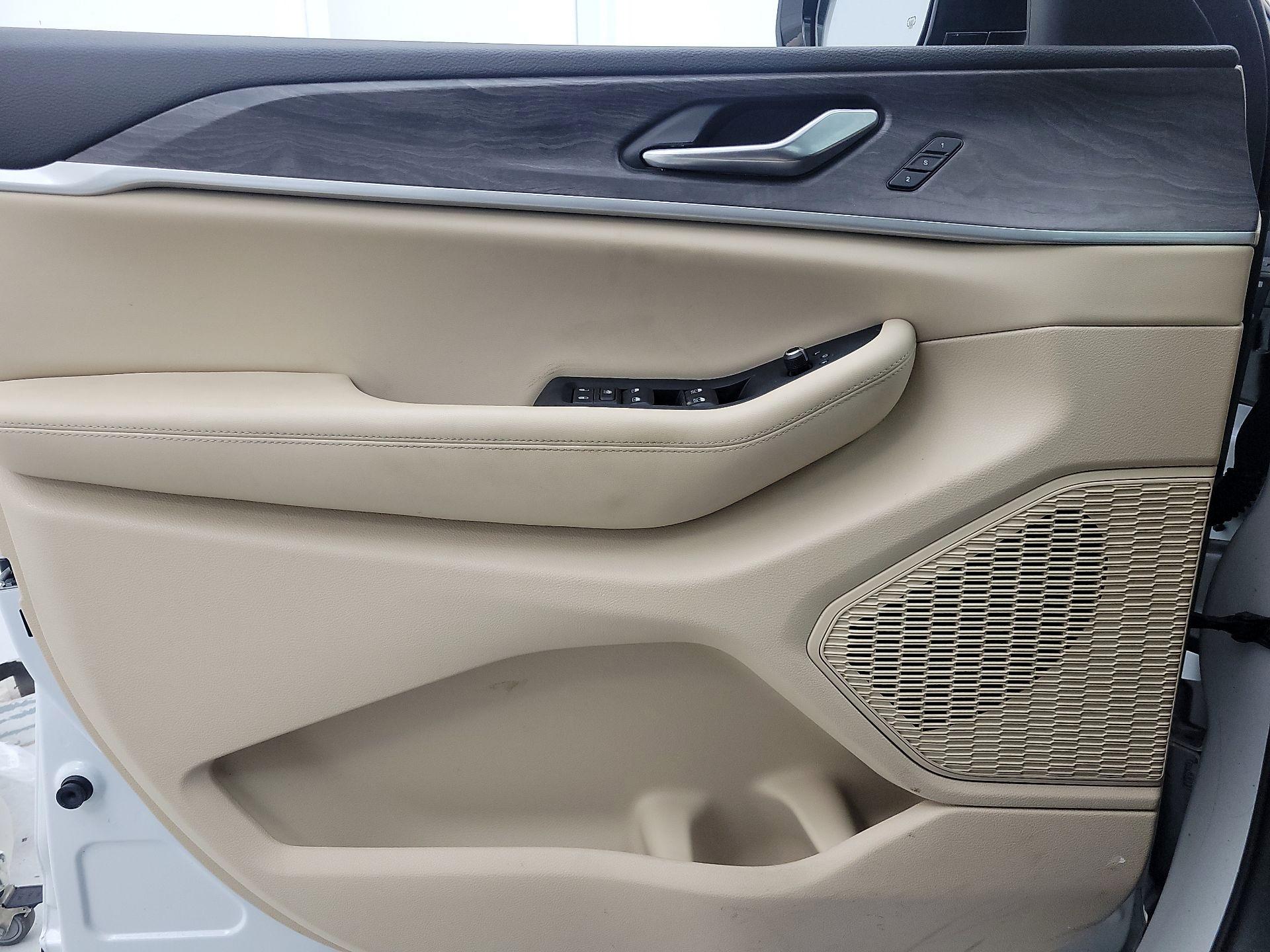 Thumbnail: 2023 Jeep Grand Cherokee L - 12