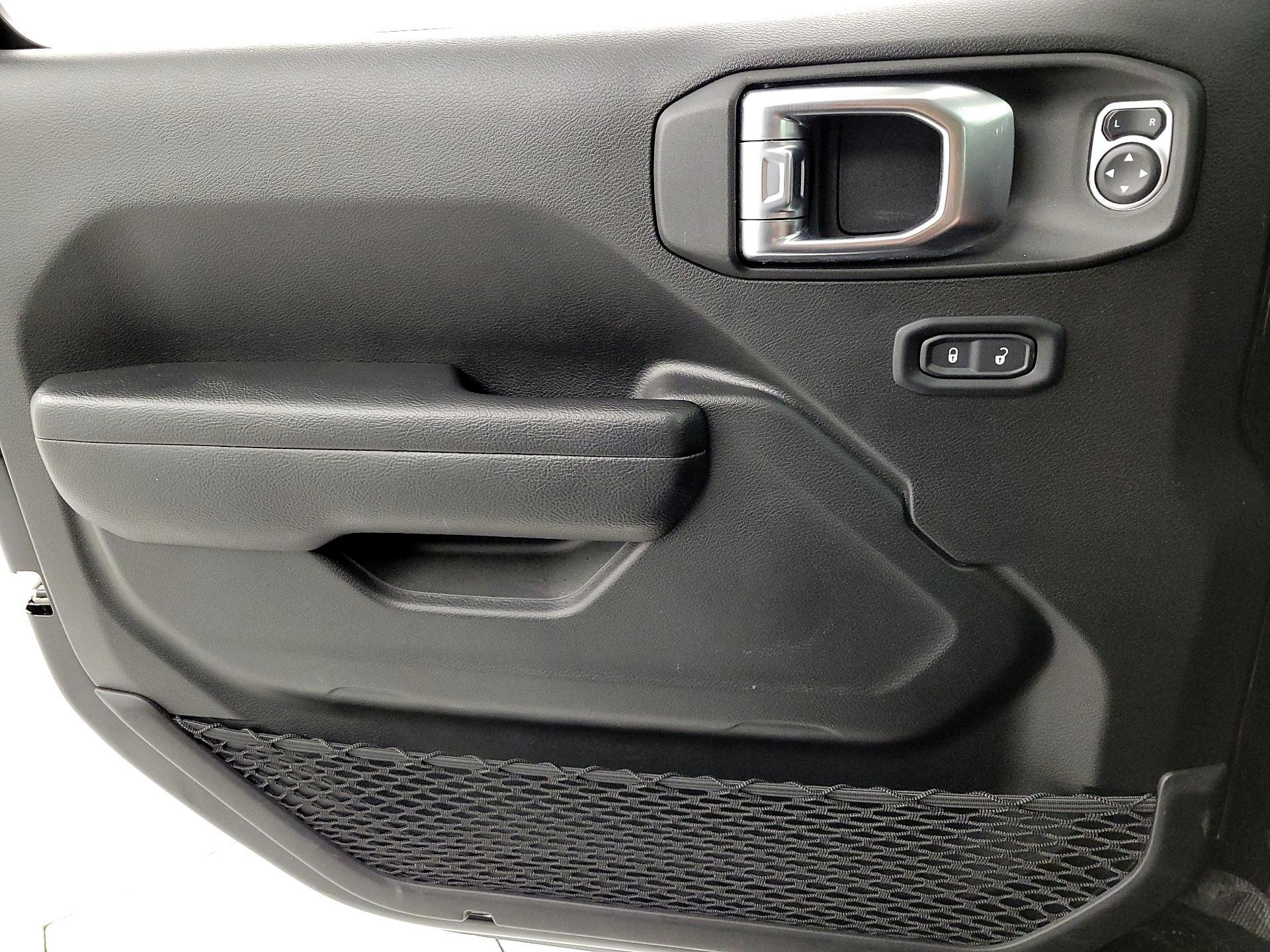 Thumbnail: 2023 Jeep Gladiator - 12