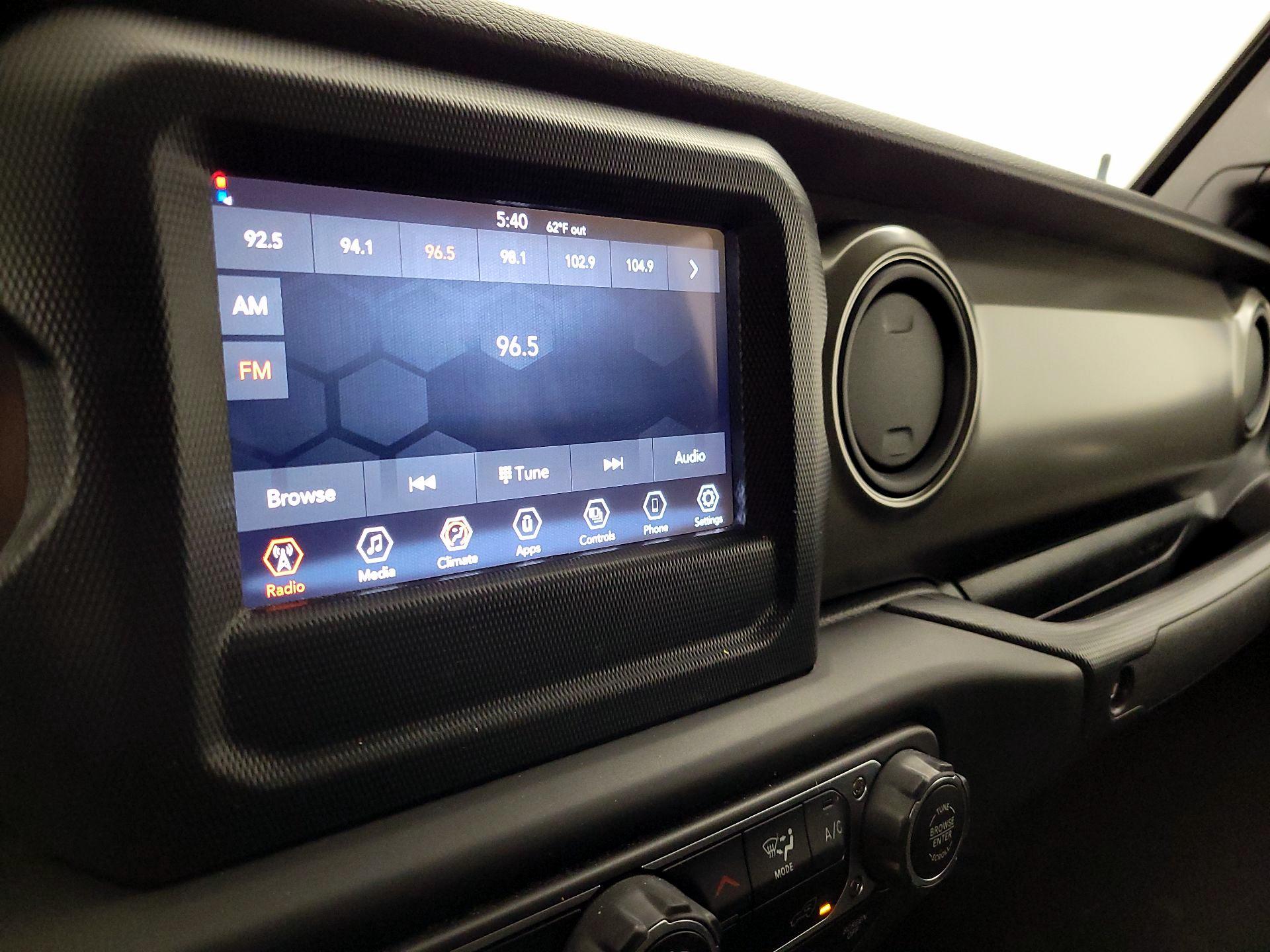 Thumbnail: 2023 Jeep Gladiator - 15