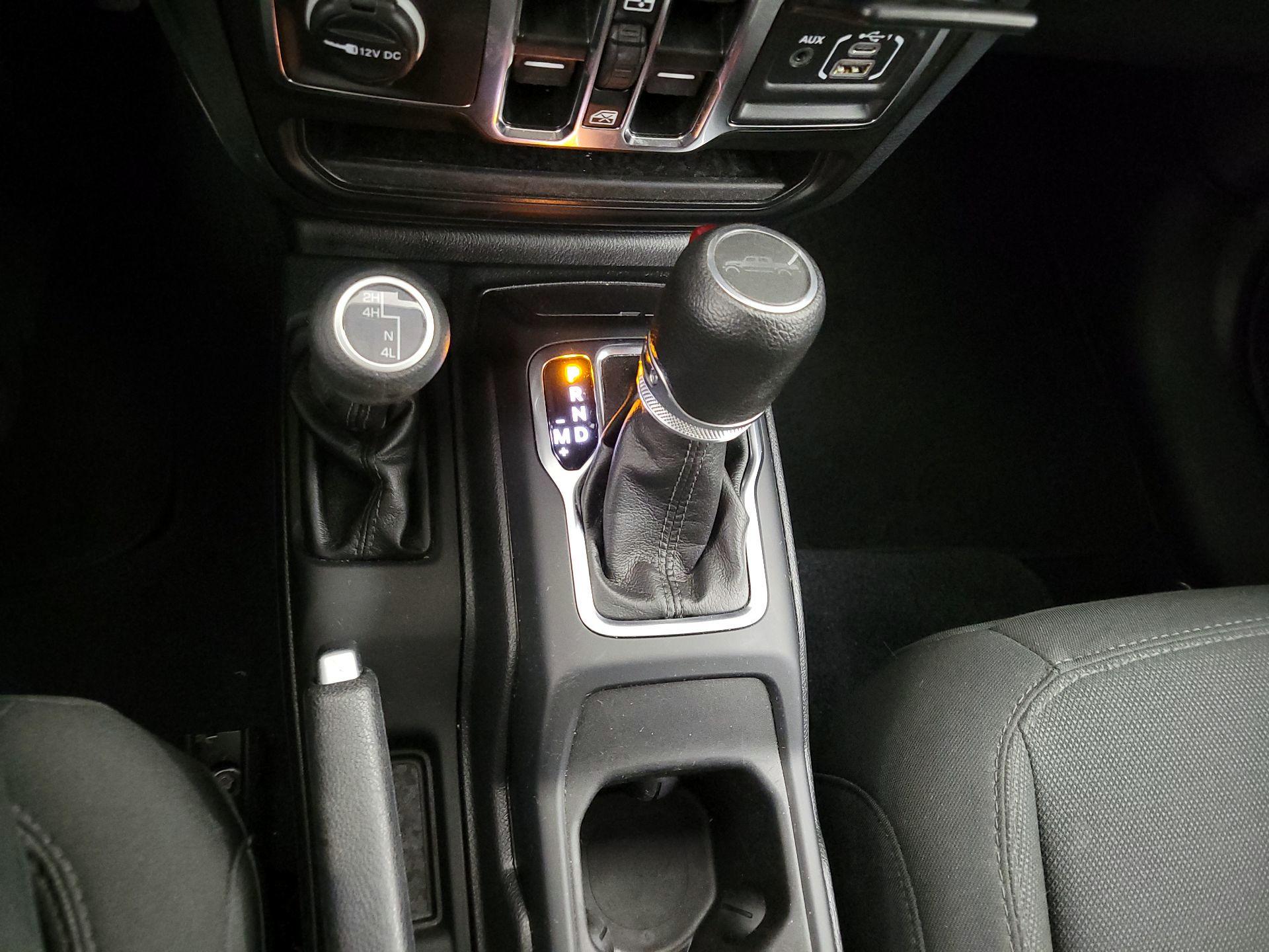 Thumbnail: 2023 Jeep Gladiator - 17