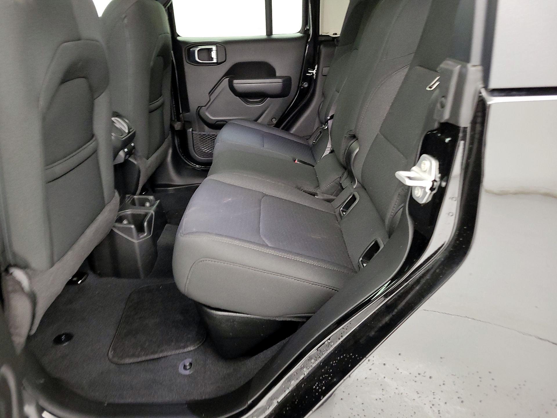 Thumbnail: 2023 Jeep Gladiator - 19