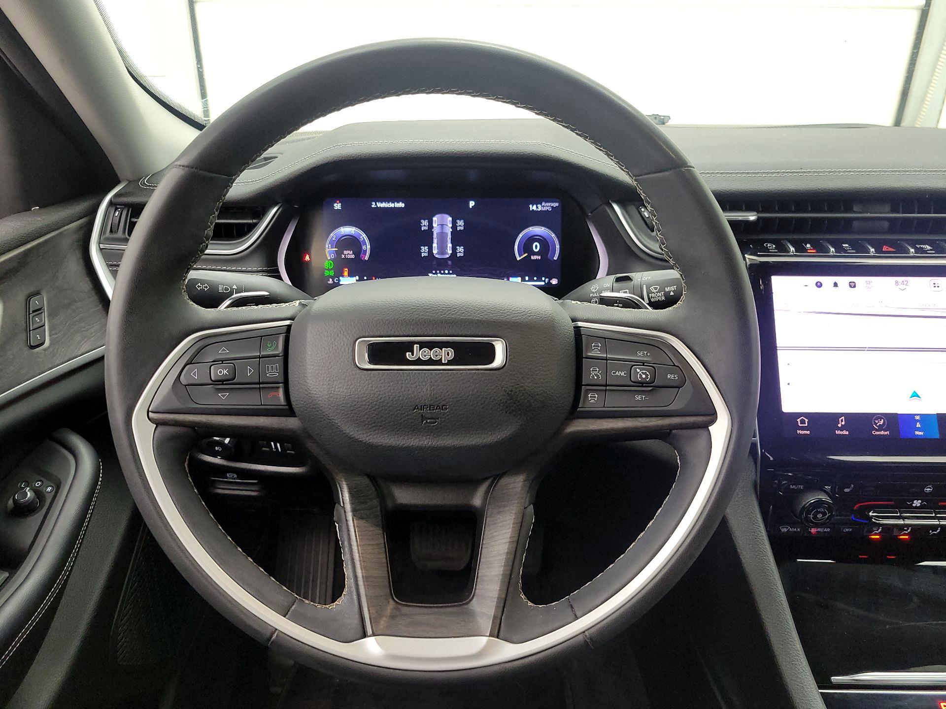 Thumbnail: 2023 Jeep Grand Cherokee - 10