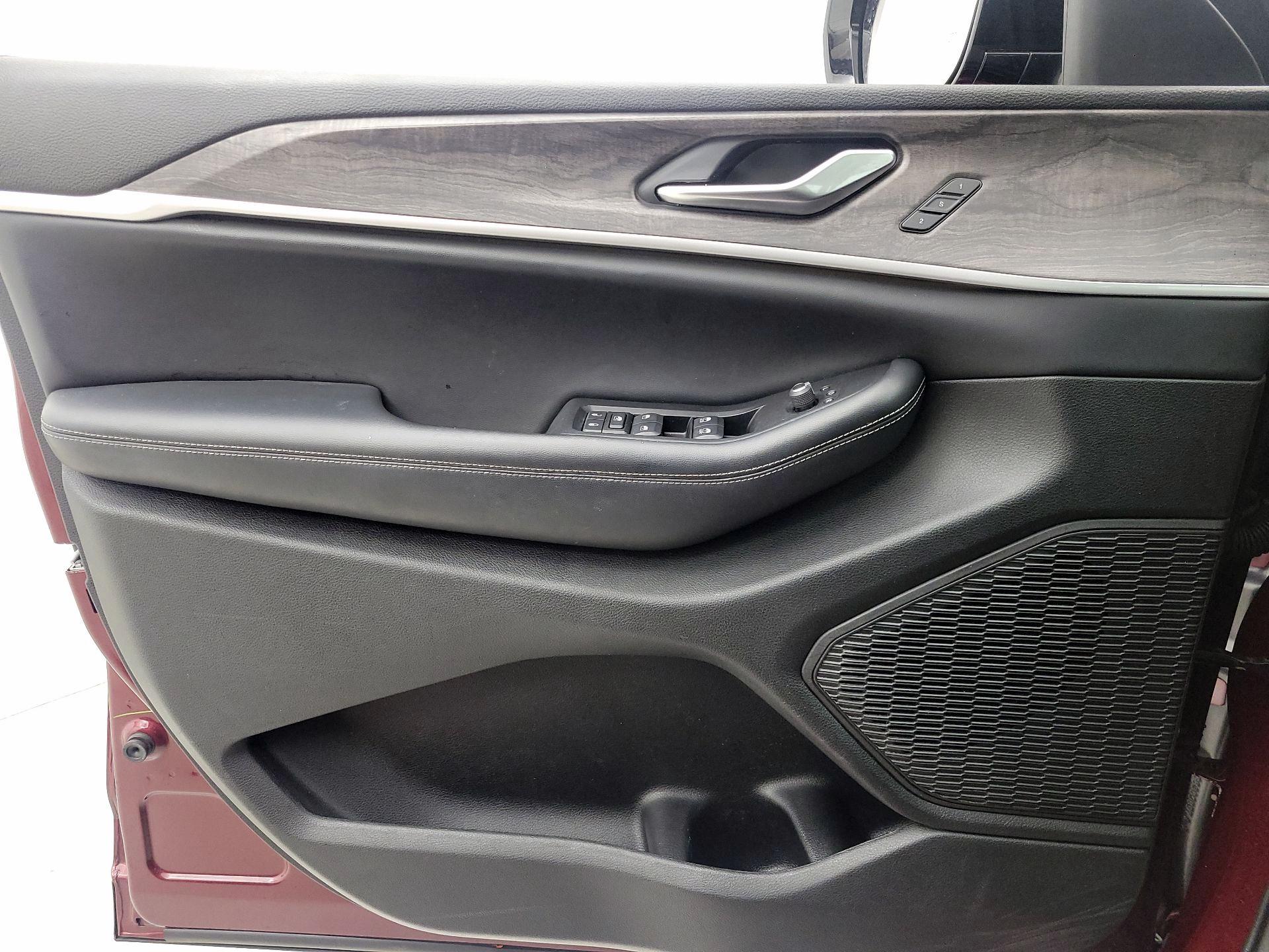 Thumbnail: 2023 Jeep Grand Cherokee - 12