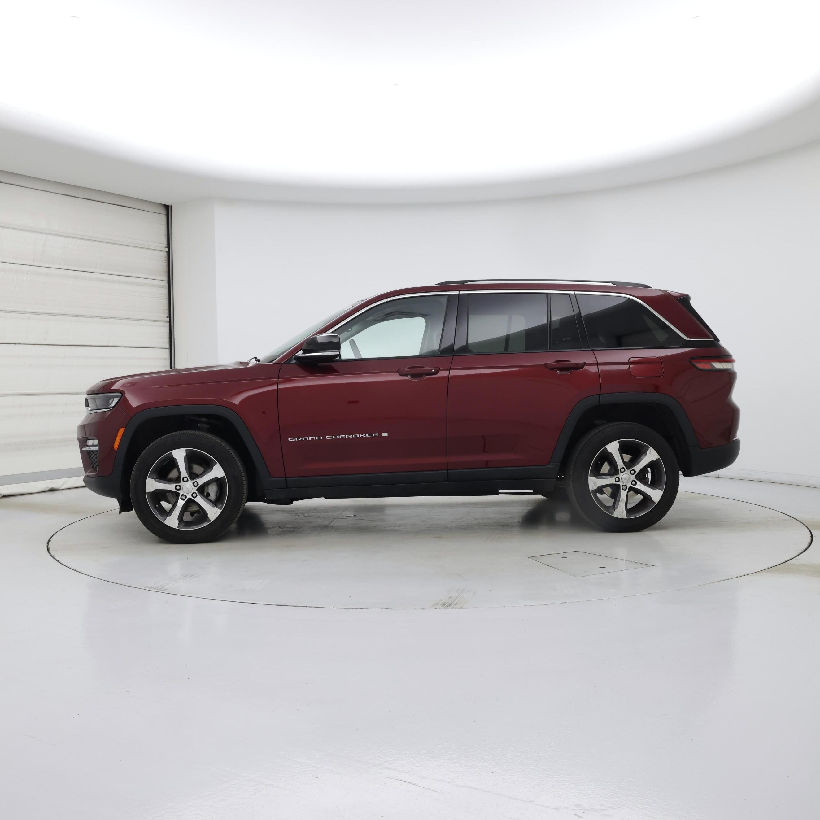Thumbnail: 2023 Jeep Grand Cherokee - 3