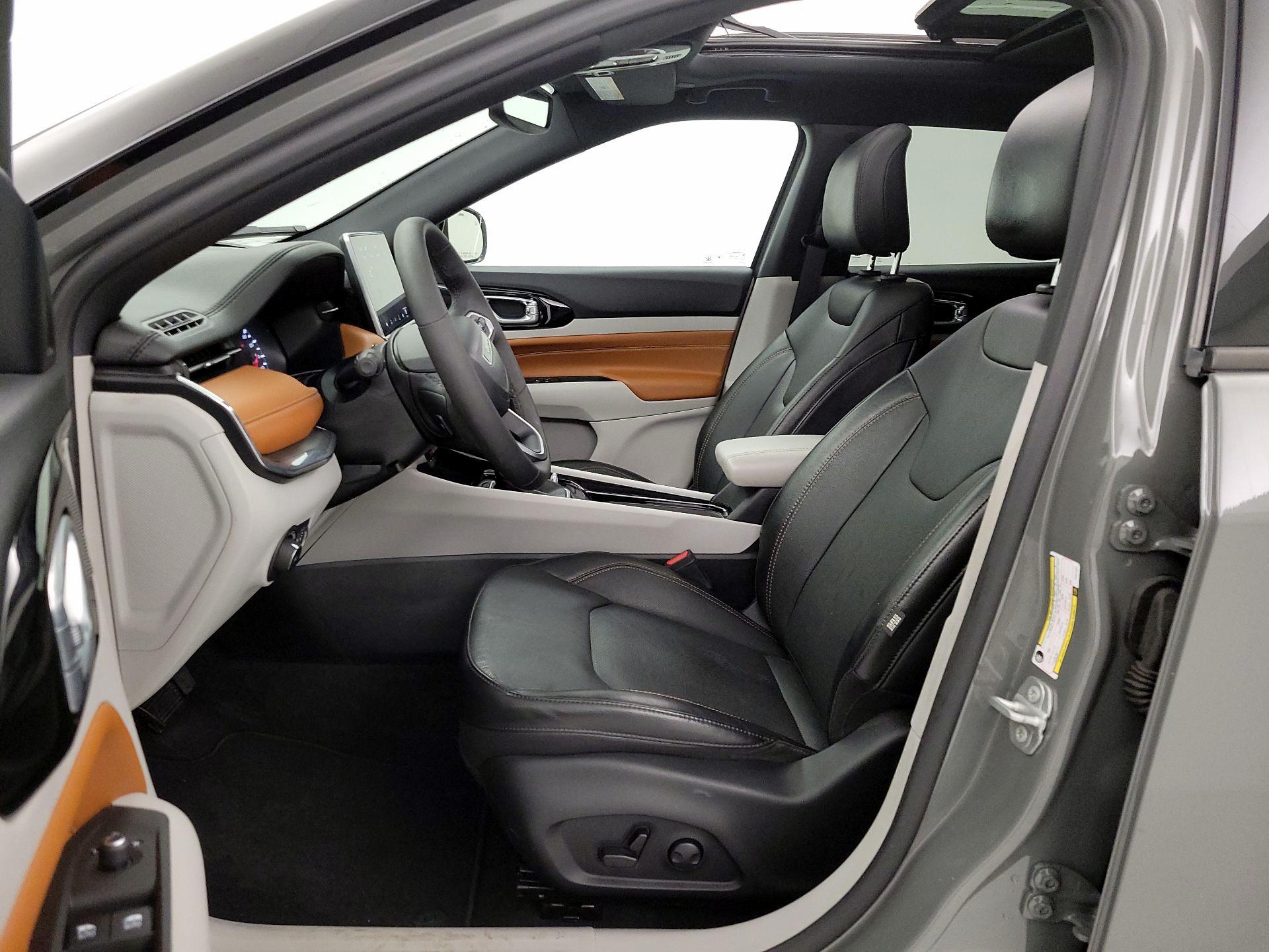 Thumbnail: 2023 Jeep Compass - 11