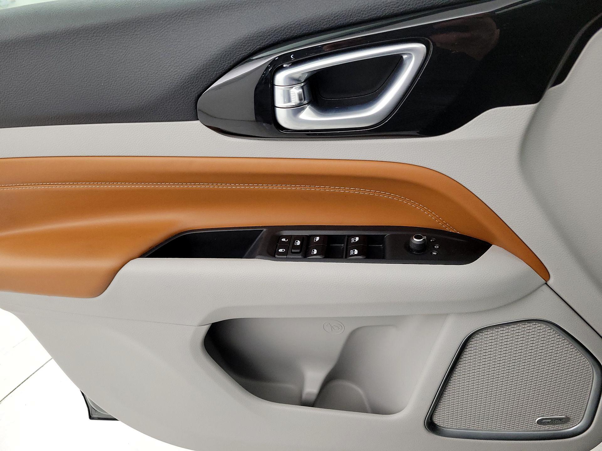 Thumbnail: 2023 Jeep Compass - 12