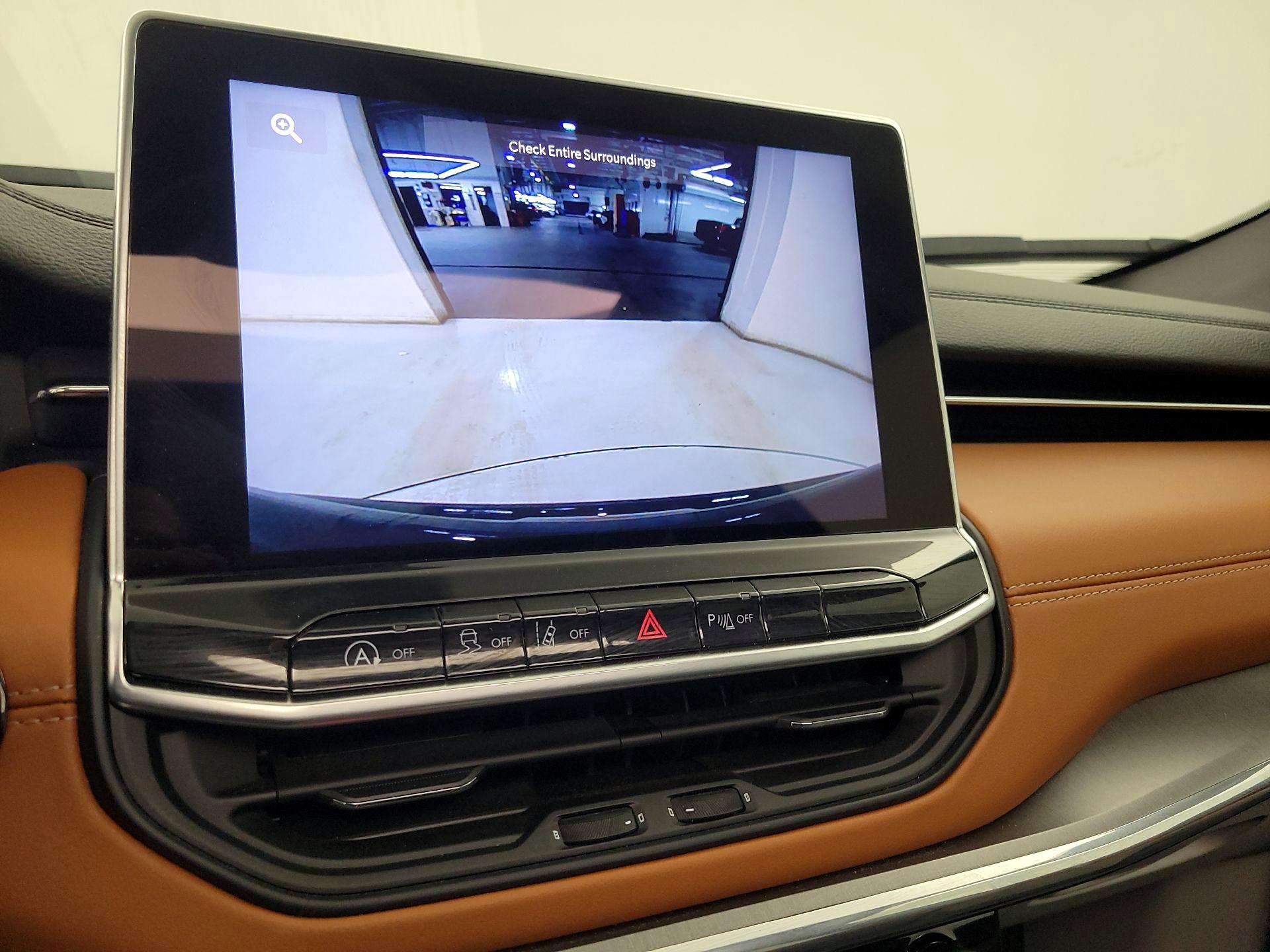 Thumbnail: 2023 Jeep Compass - 14