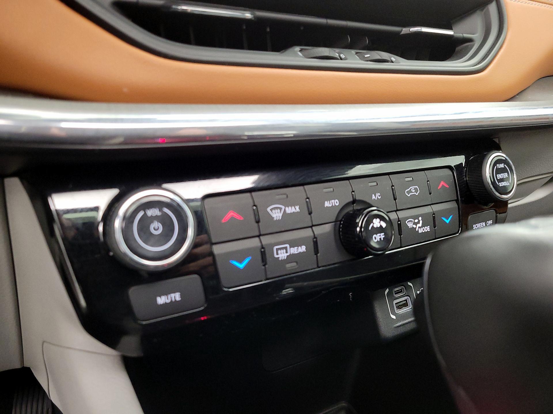 Thumbnail: 2023 Jeep Compass - 16