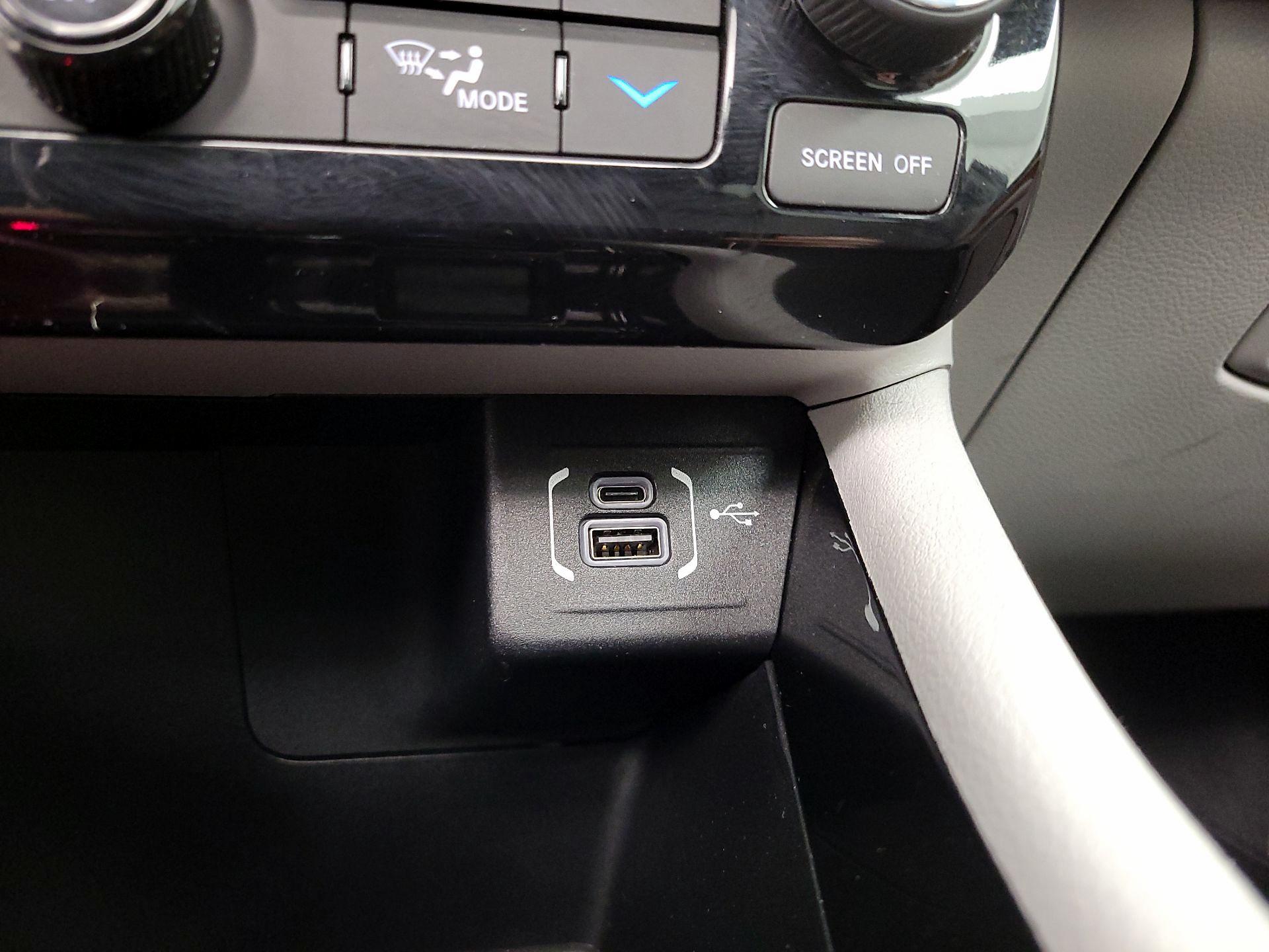 Thumbnail: 2023 Jeep Compass - 18