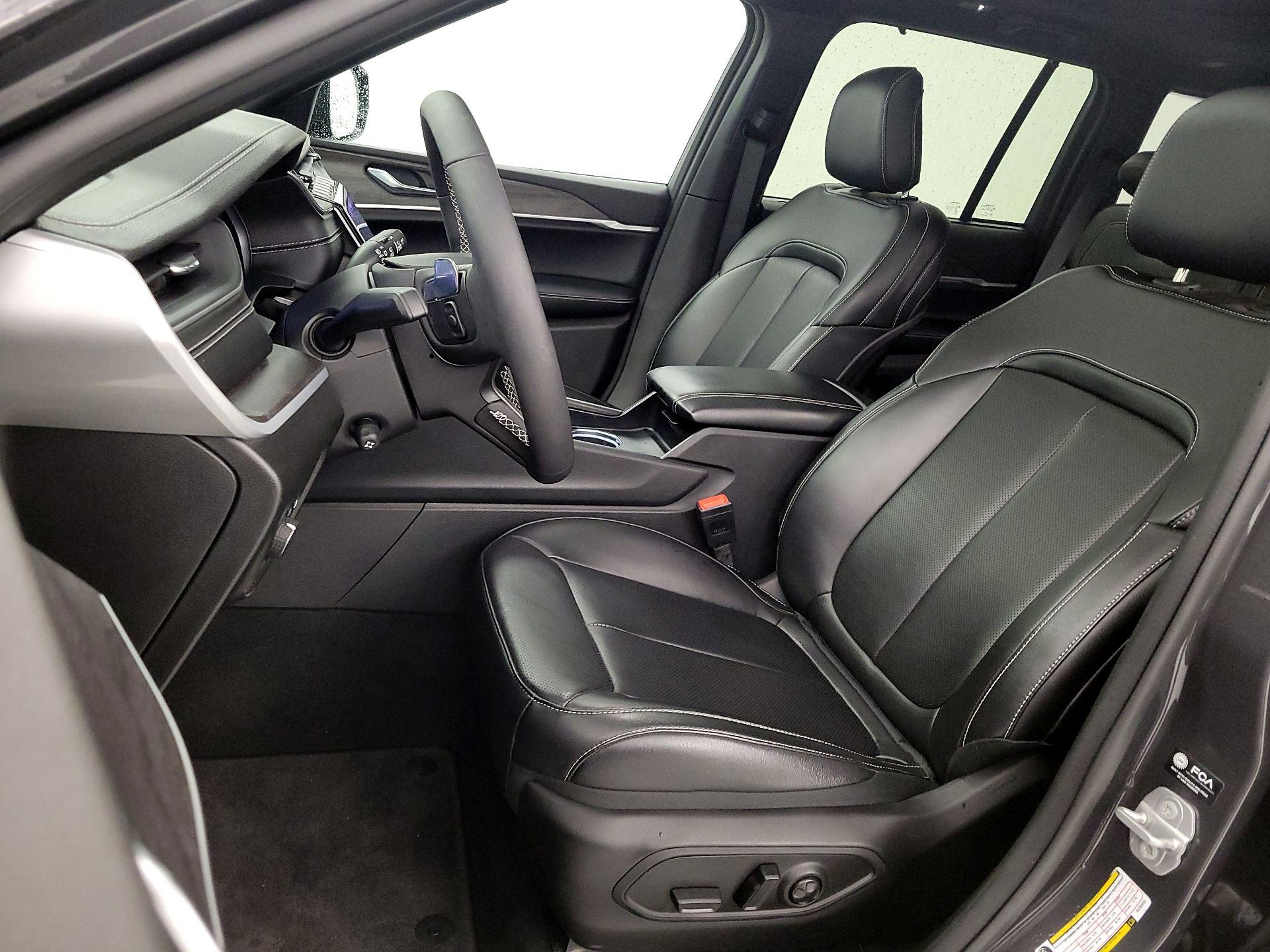 Thumbnail: 2025 Jeep Grand Cherokee - 11