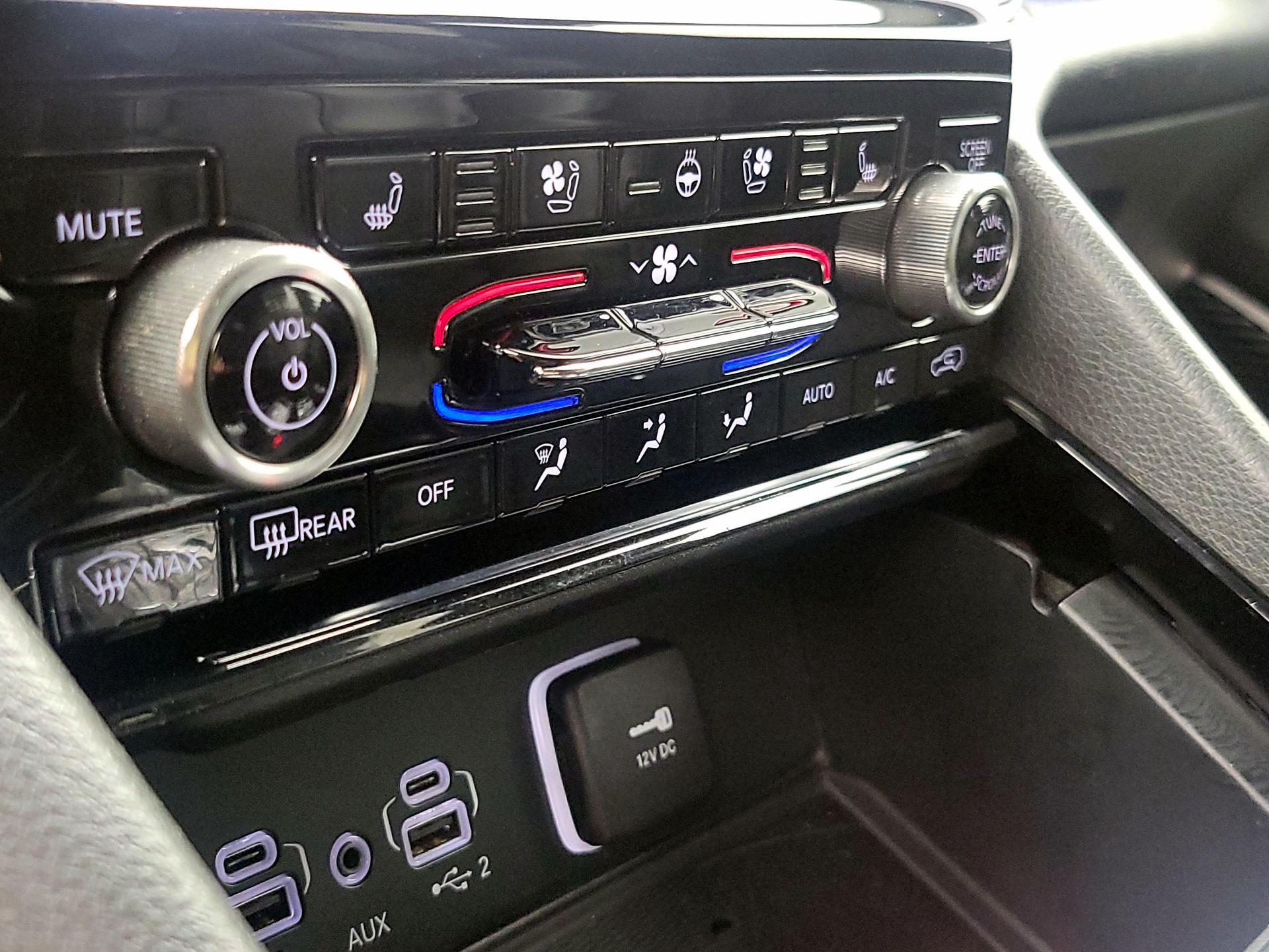 Thumbnail: 2023 Jeep Grand Cherokee - 17