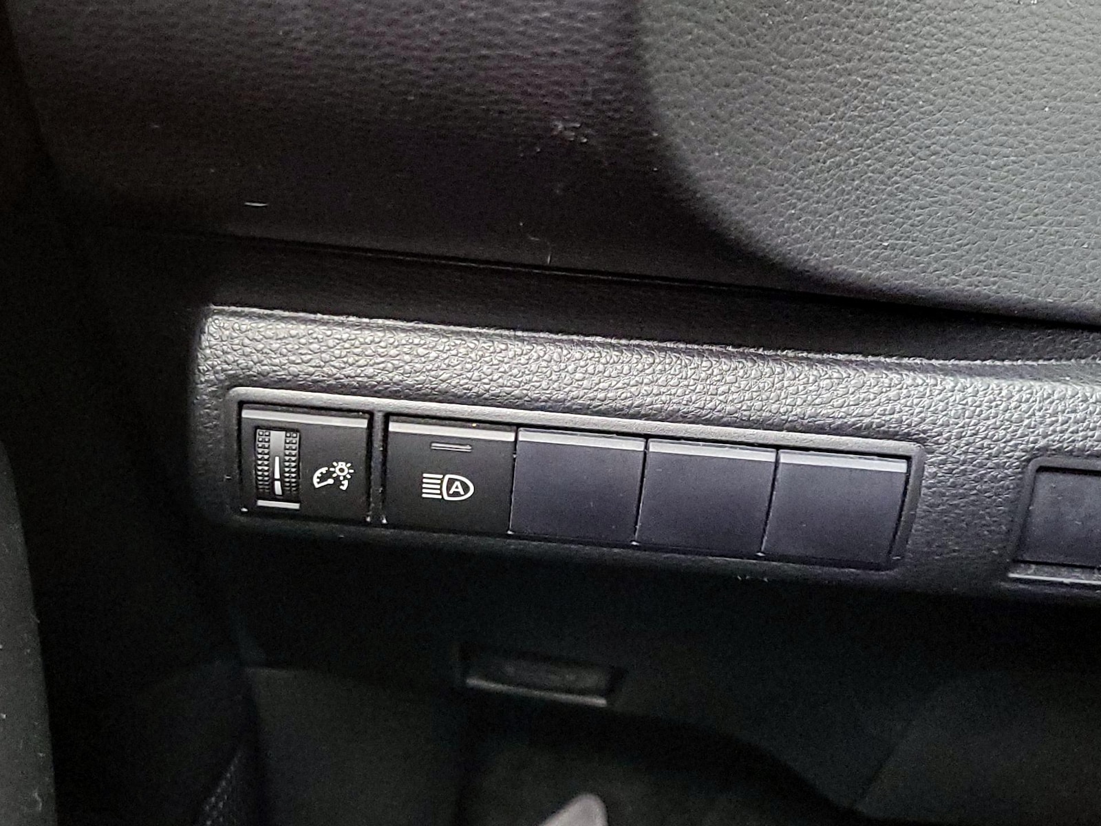 2020 Toyota Corolla LE - Photo 14