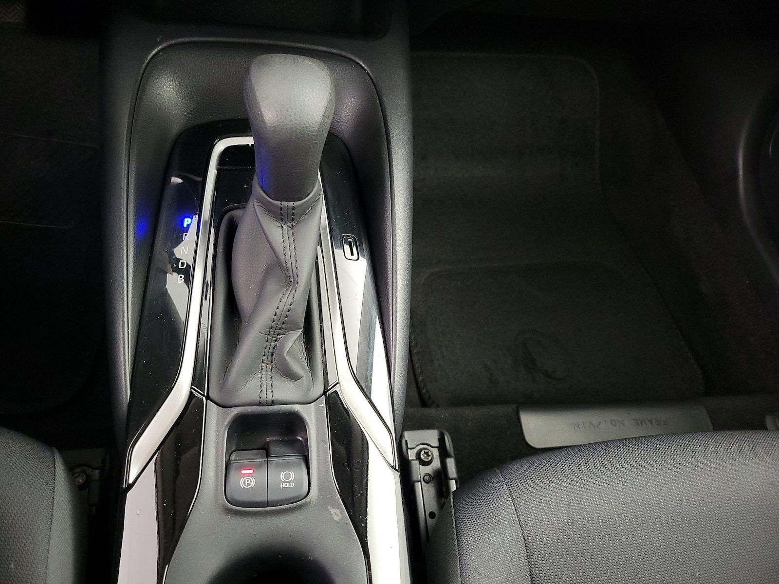 2020 Toyota Corolla LE - Photo 18