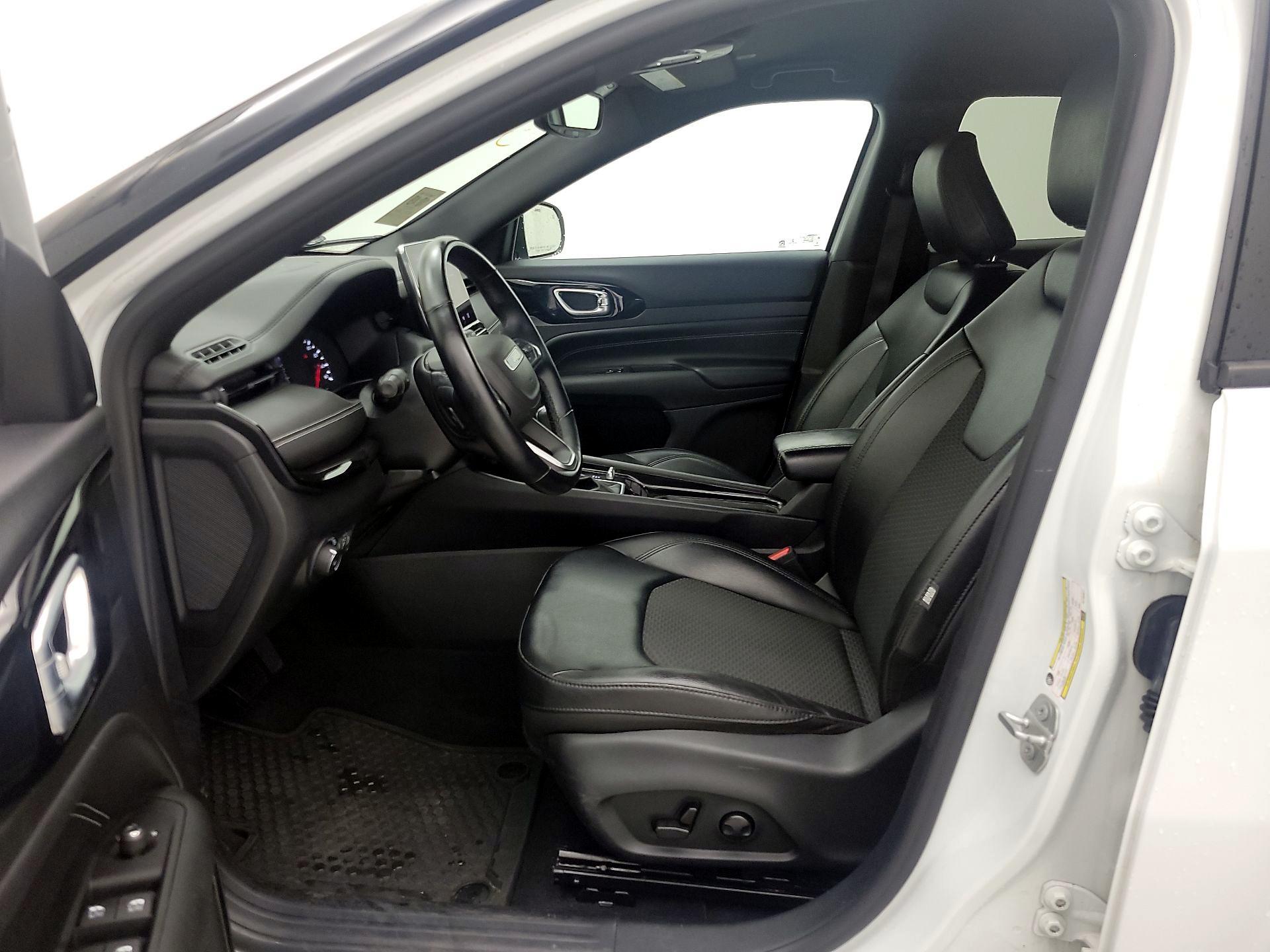 Thumbnail: 2022 Jeep Compass - 11