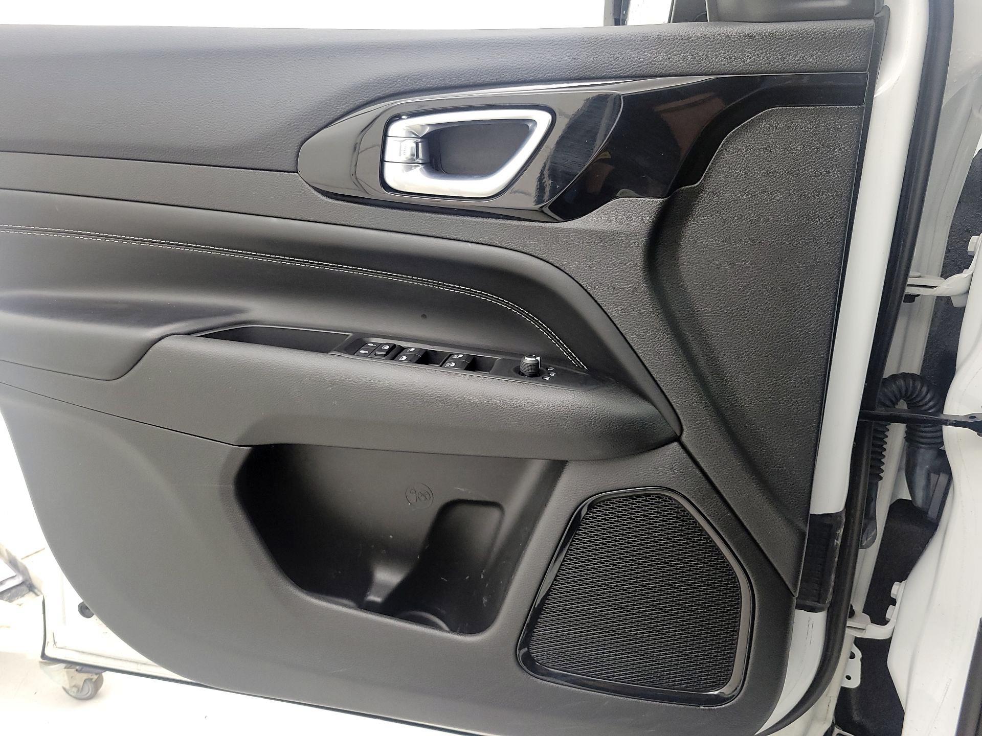 Thumbnail: 2022 Jeep Compass - 12